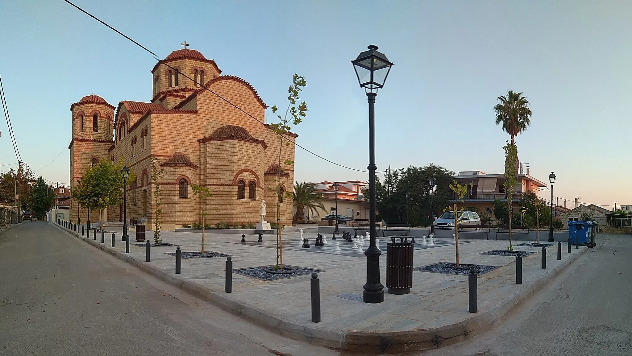 Photo showing: Heroes Square at Agios Thomas Tanagras after renovation at 2019