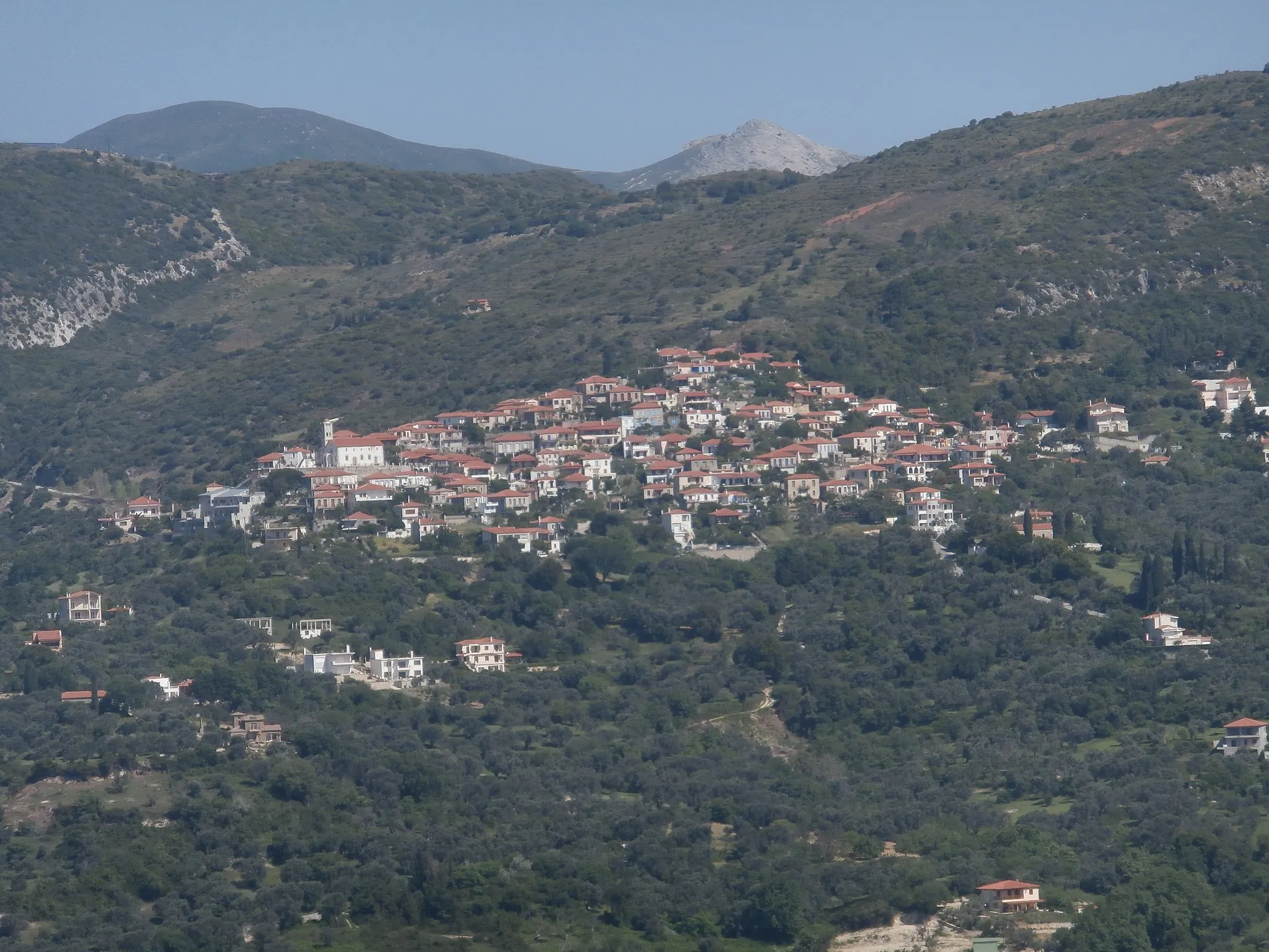 Photo showing: The village of Enoria as seen from Oxylithos