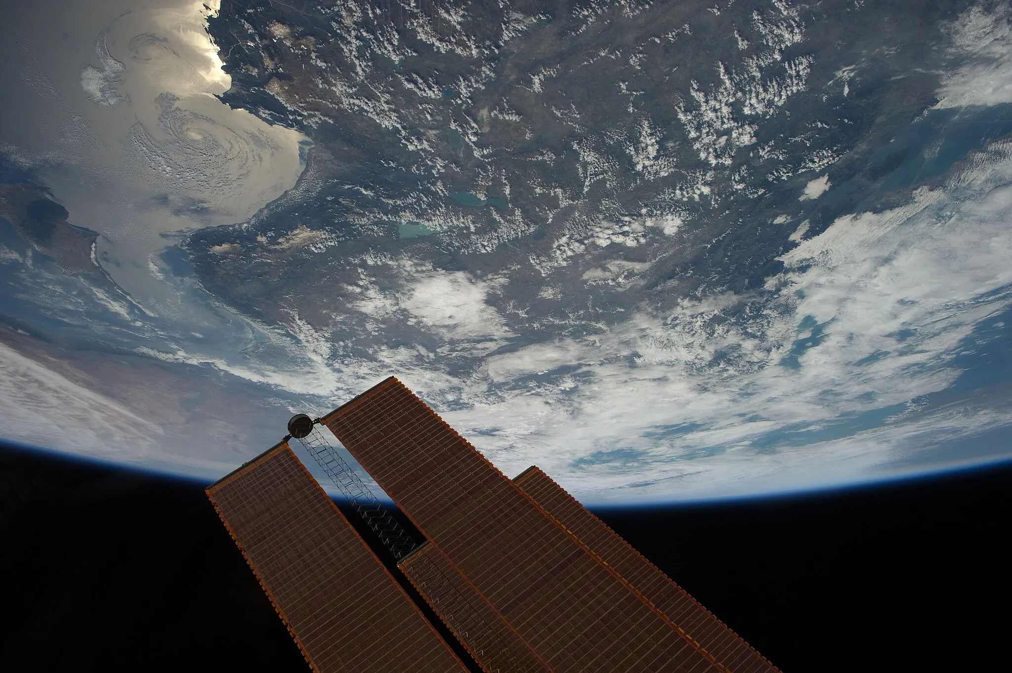 Photo showing: View of Earth taken during ISS Expedition 31.