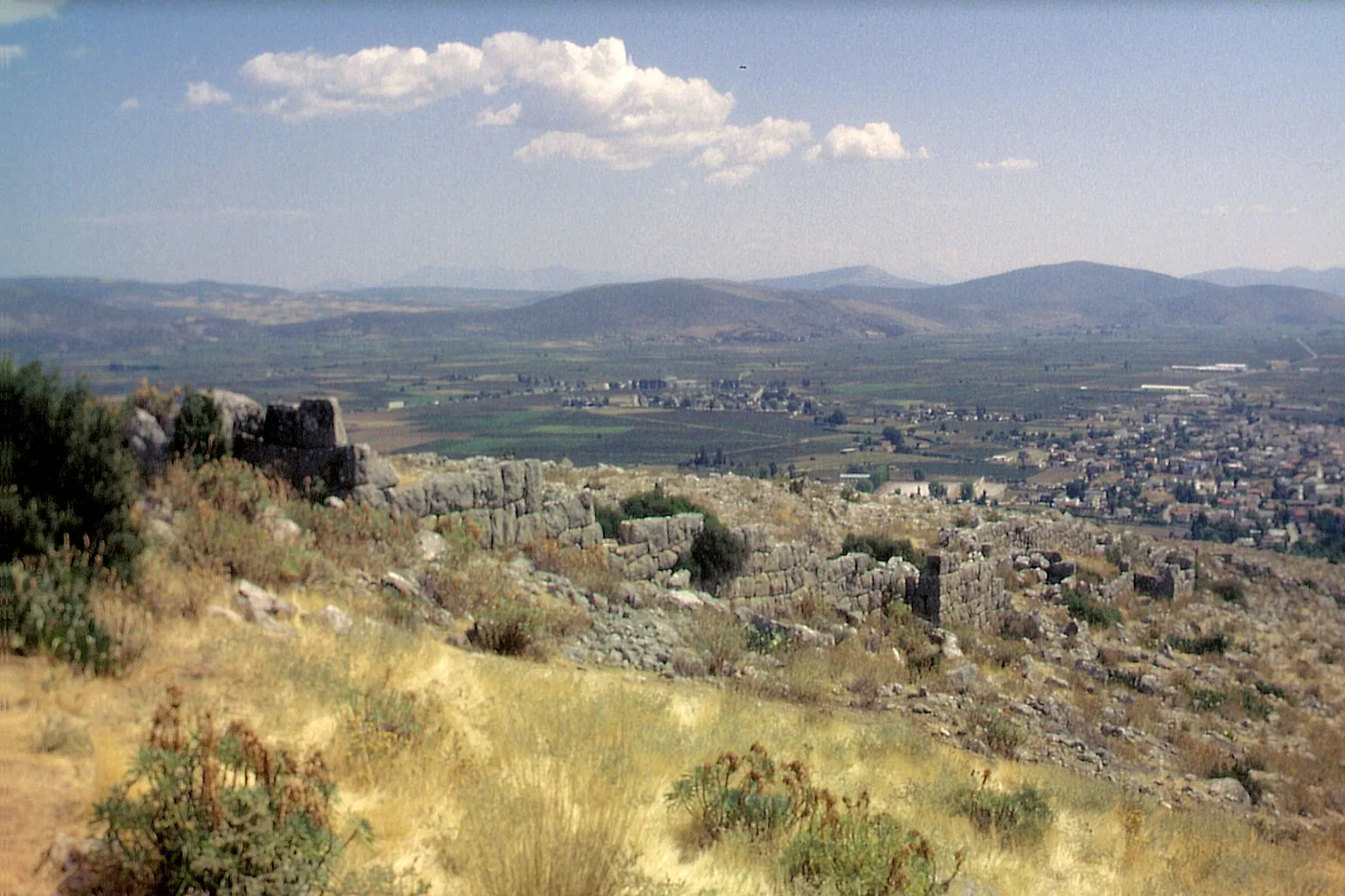 Photo showing: Südmauer der Unterburg aus Südwest