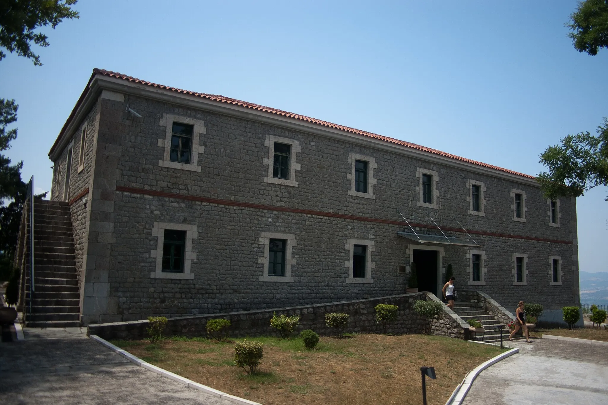 Photo showing: The former barracks of Ypati, Greece, built in 1836, now the regional museum of Byzantine archaeology.