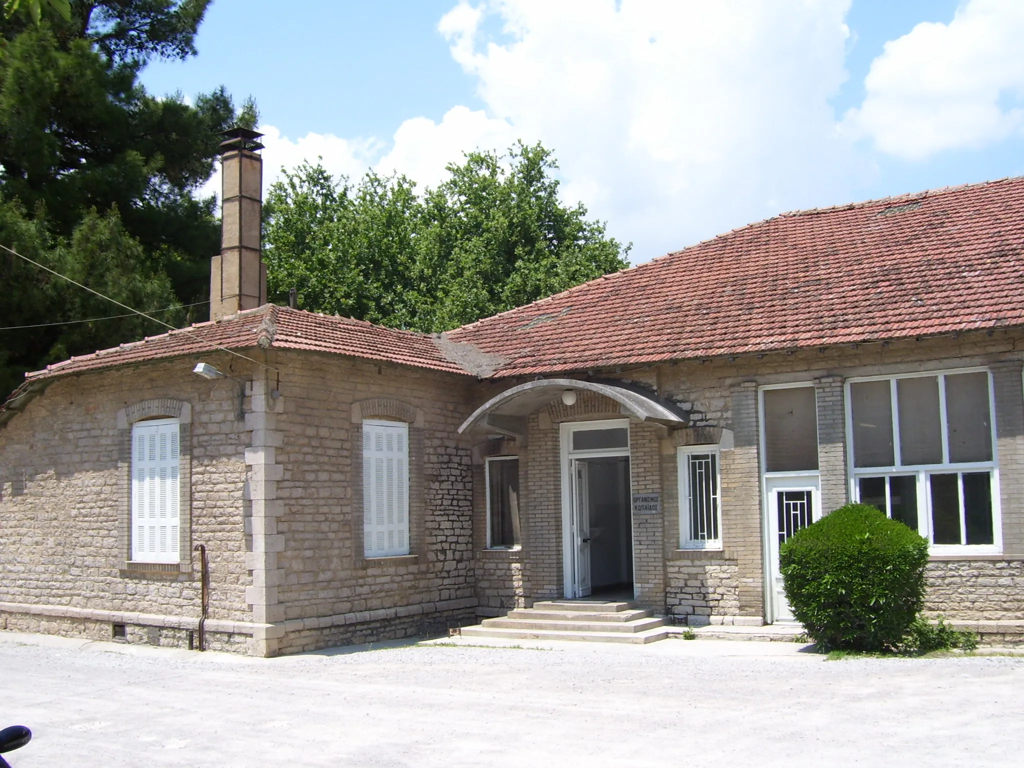 Photo showing: Building in Aliartos, Boeotia