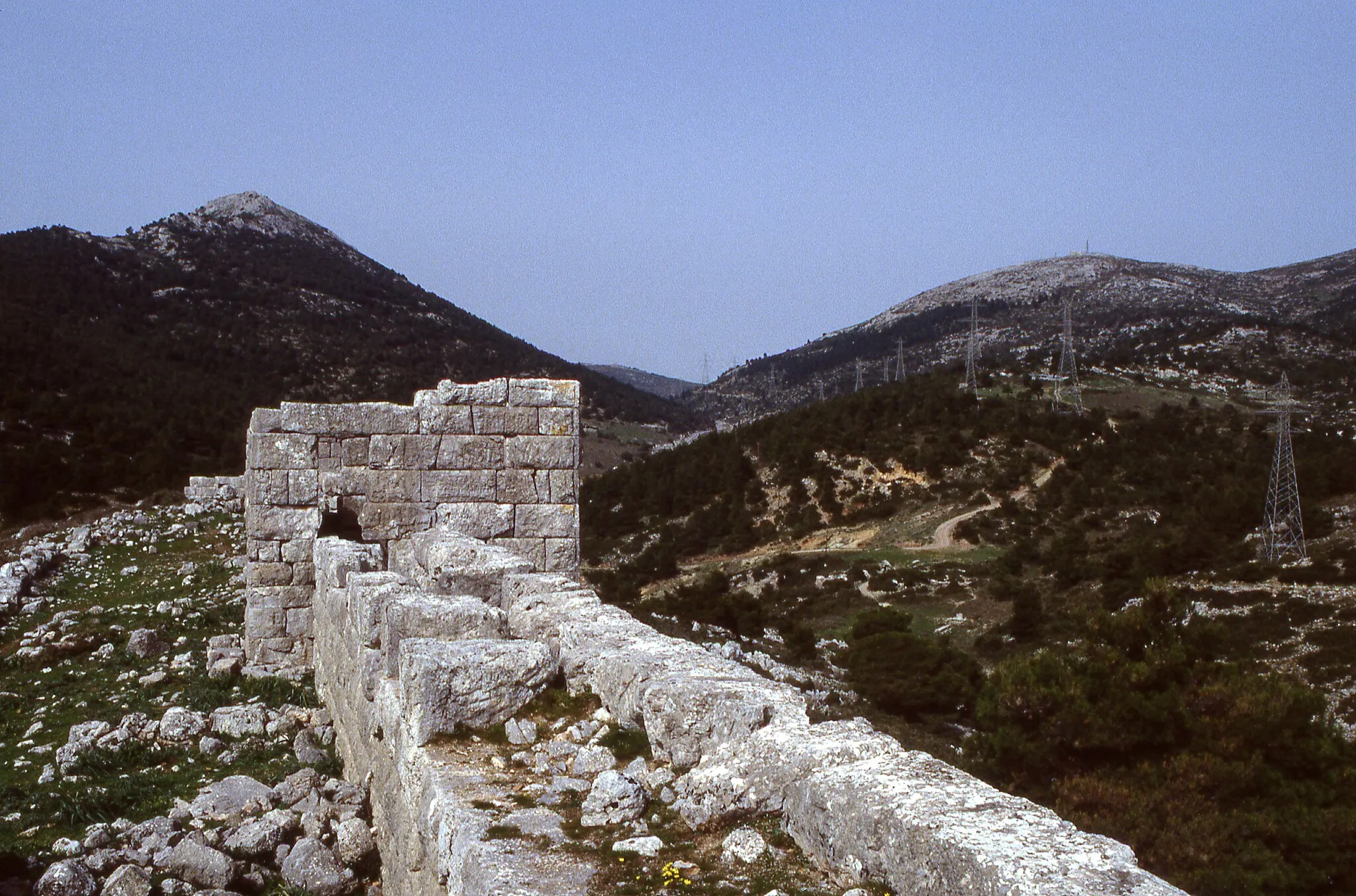 Photo showing: Eleutherai. North wall and tower, from east.