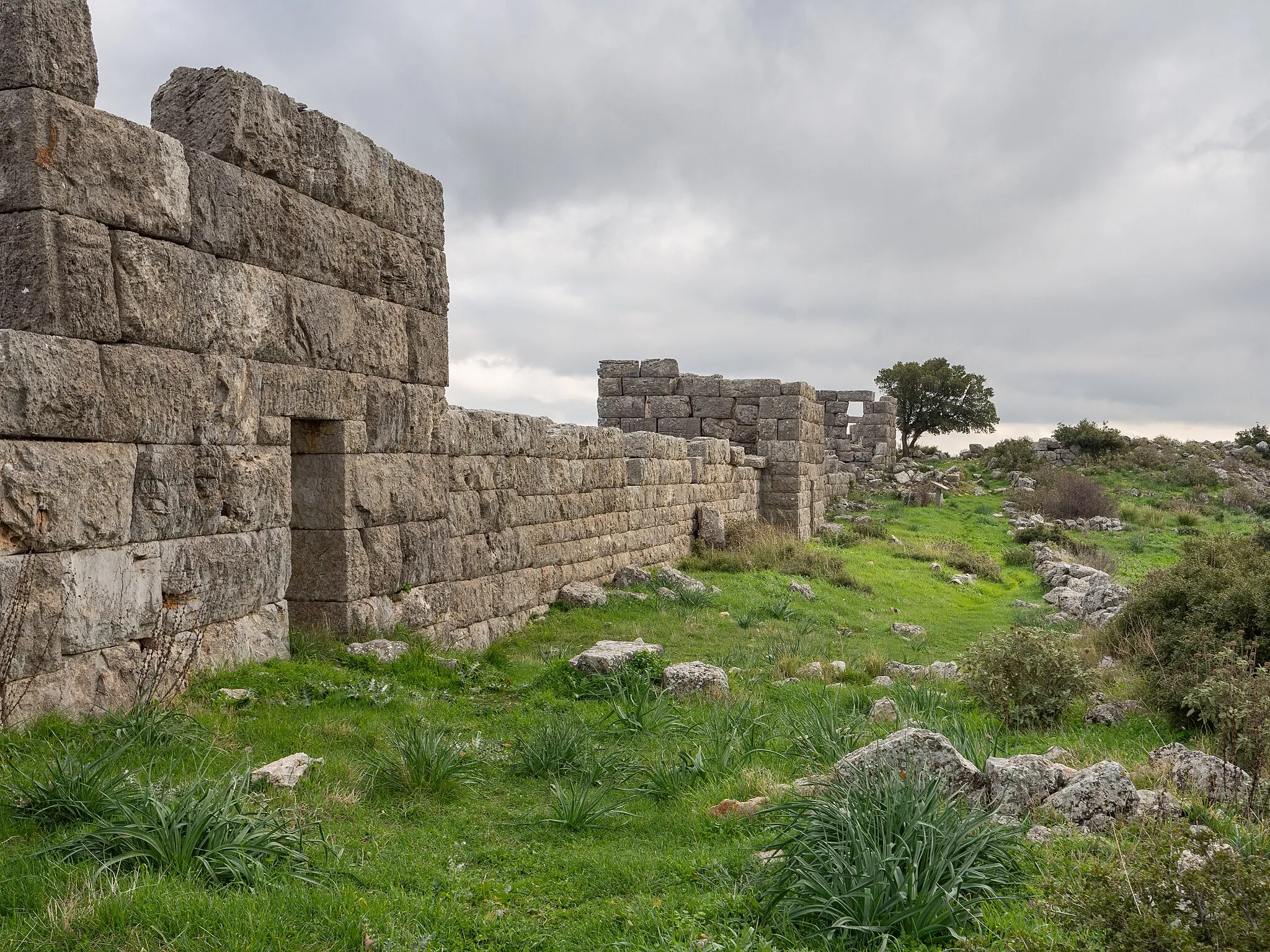 Photo showing: This is a photo of a monument in Greece identified by the ID