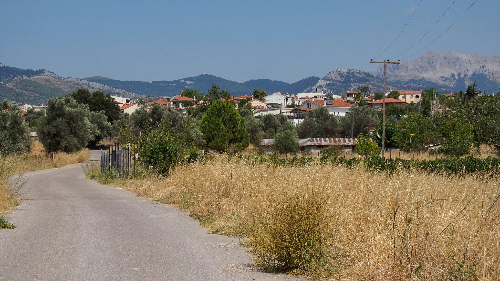 Photo showing: View of Kathenoi, Euboea, from south.