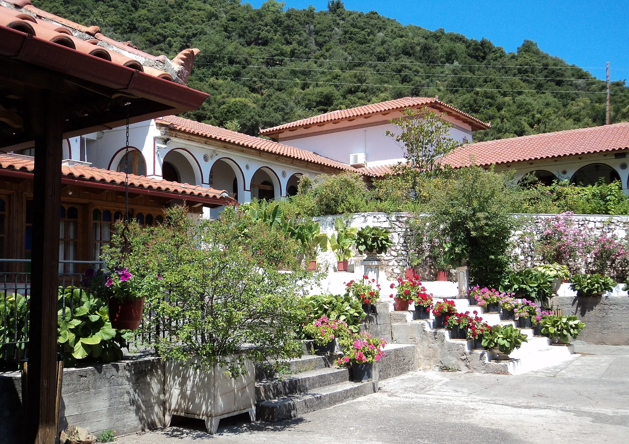 Photo showing: monastiri.Αγια Σωτηρα,4 χιλ.καμενα βουρλα