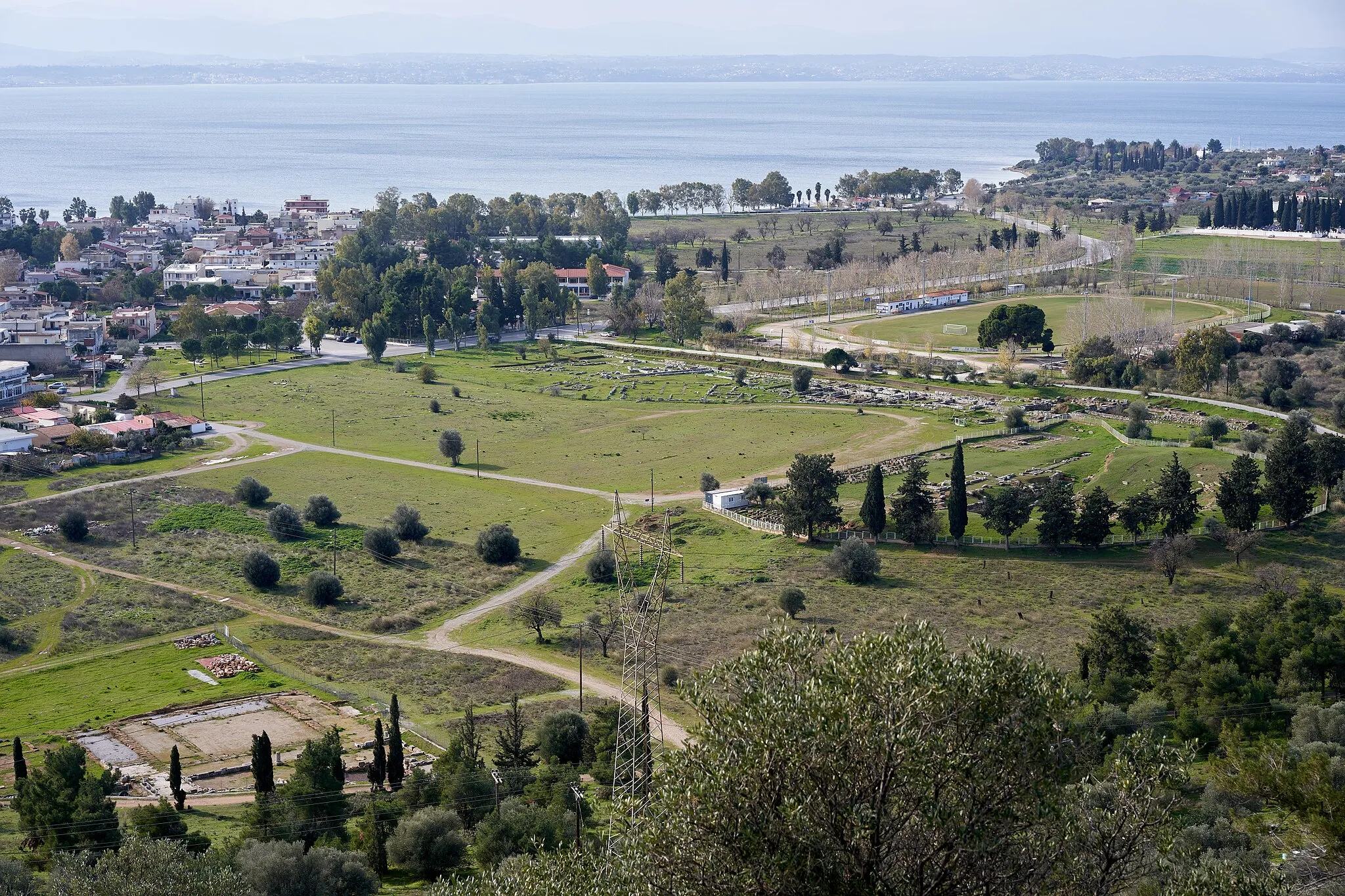 Photo showing: The Theatre of Eretria and the Gymnasium from the Acropolis on January 16, 2020.