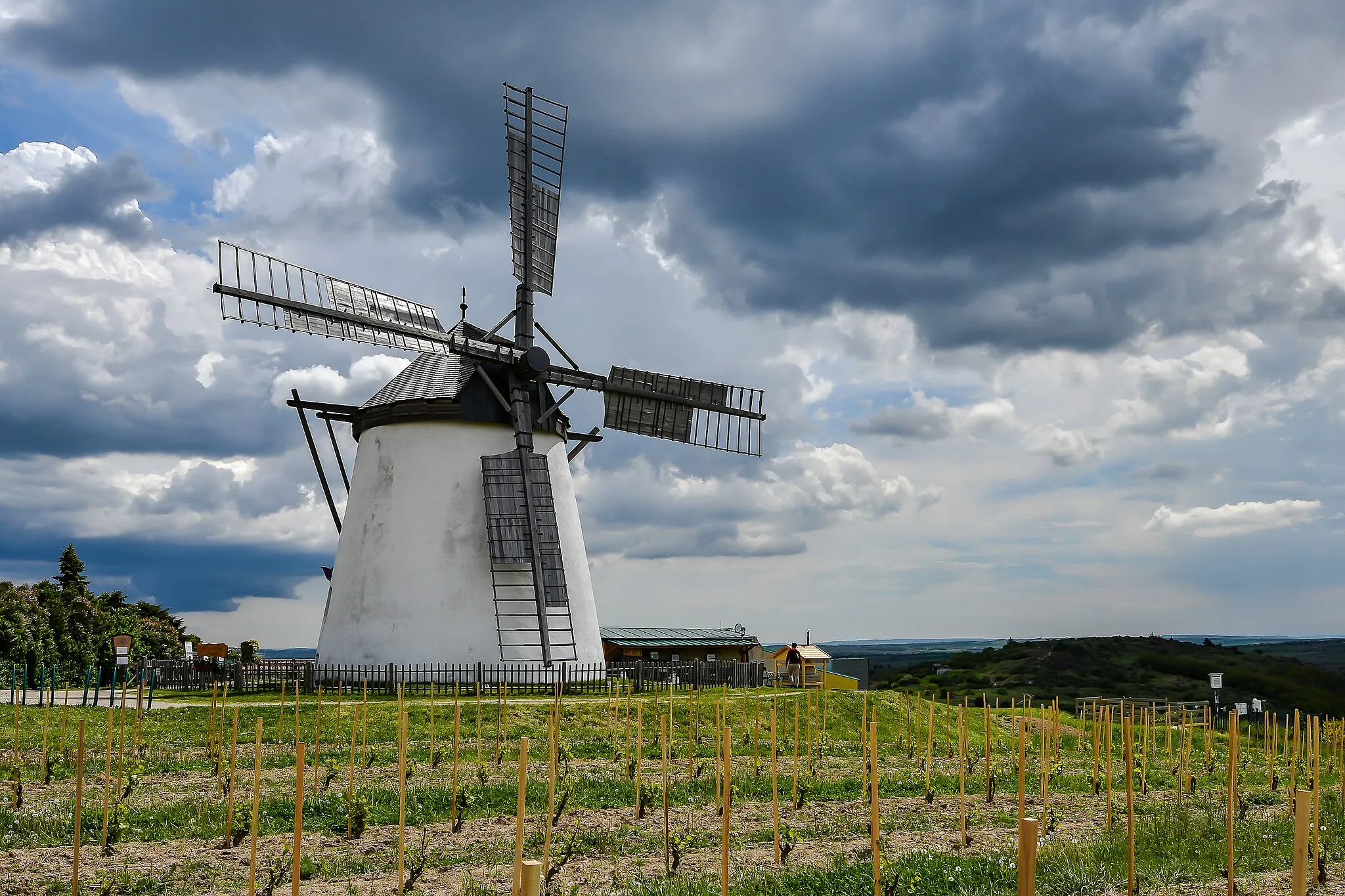 Photo showing: Die Windmühle von Retz wurde 1722 erbaut und ist noch voll funktionsfähig.