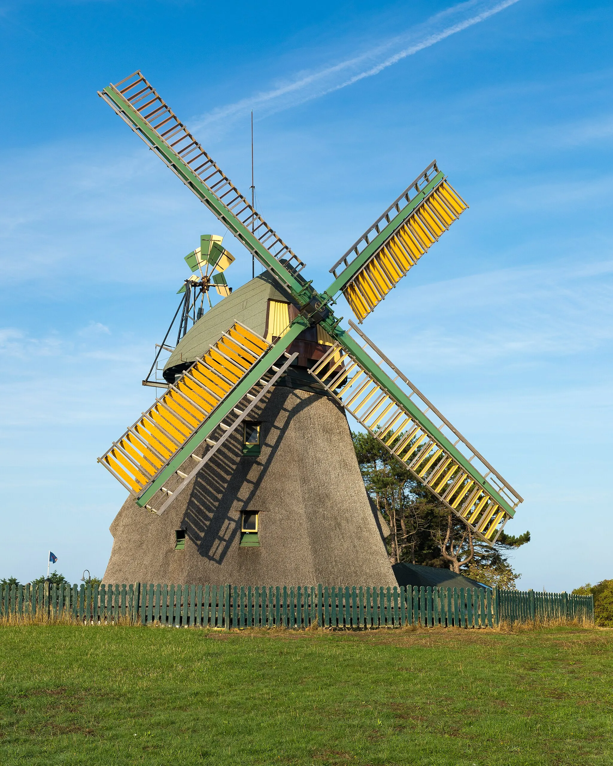 Photo showing: Amrum windmill near Nebel, historic building and landmark of the North Frisian Island of Amrum