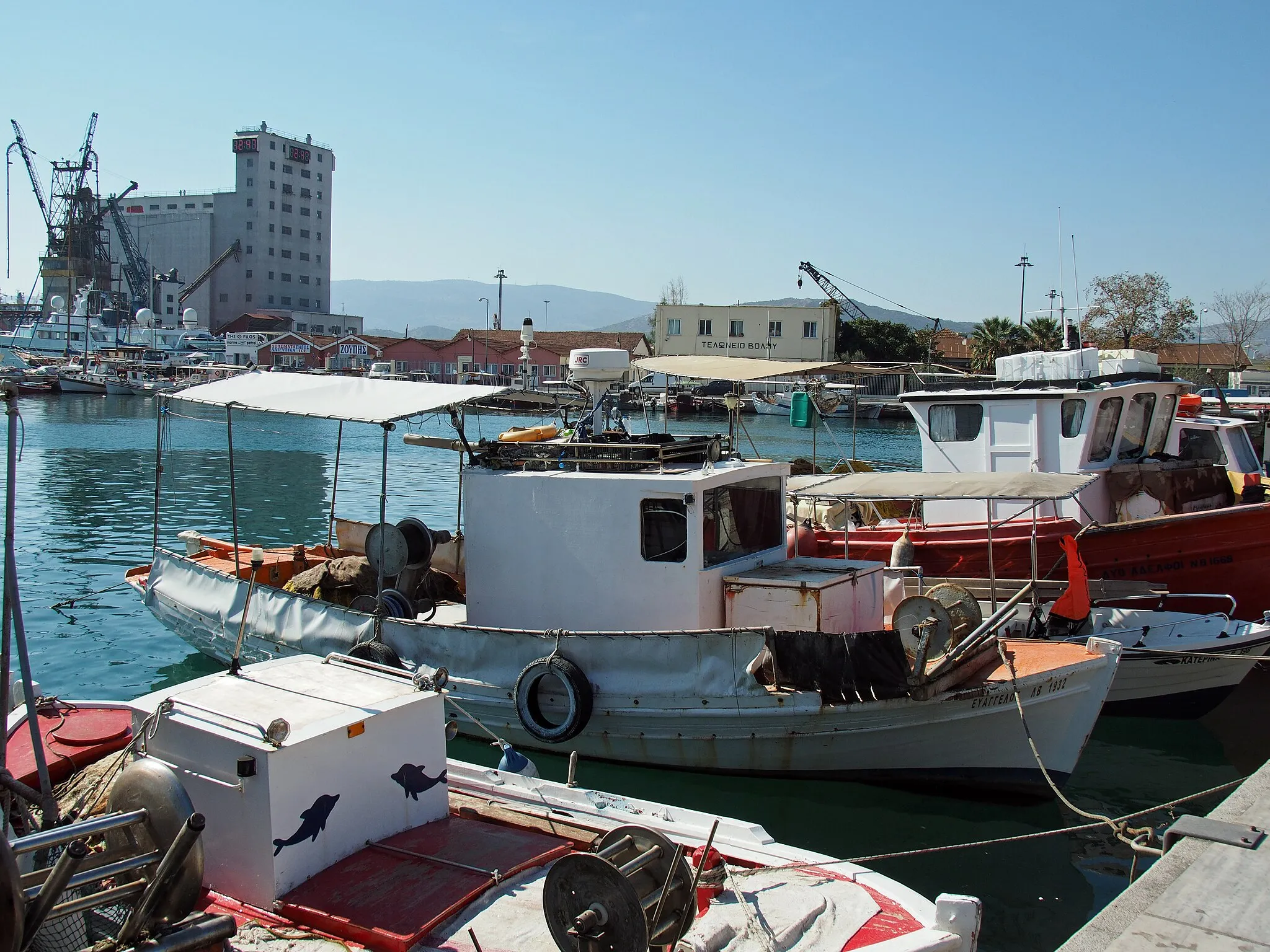 Photo showing: Volos (Griechenland), Fischerboote im Fischereihafen