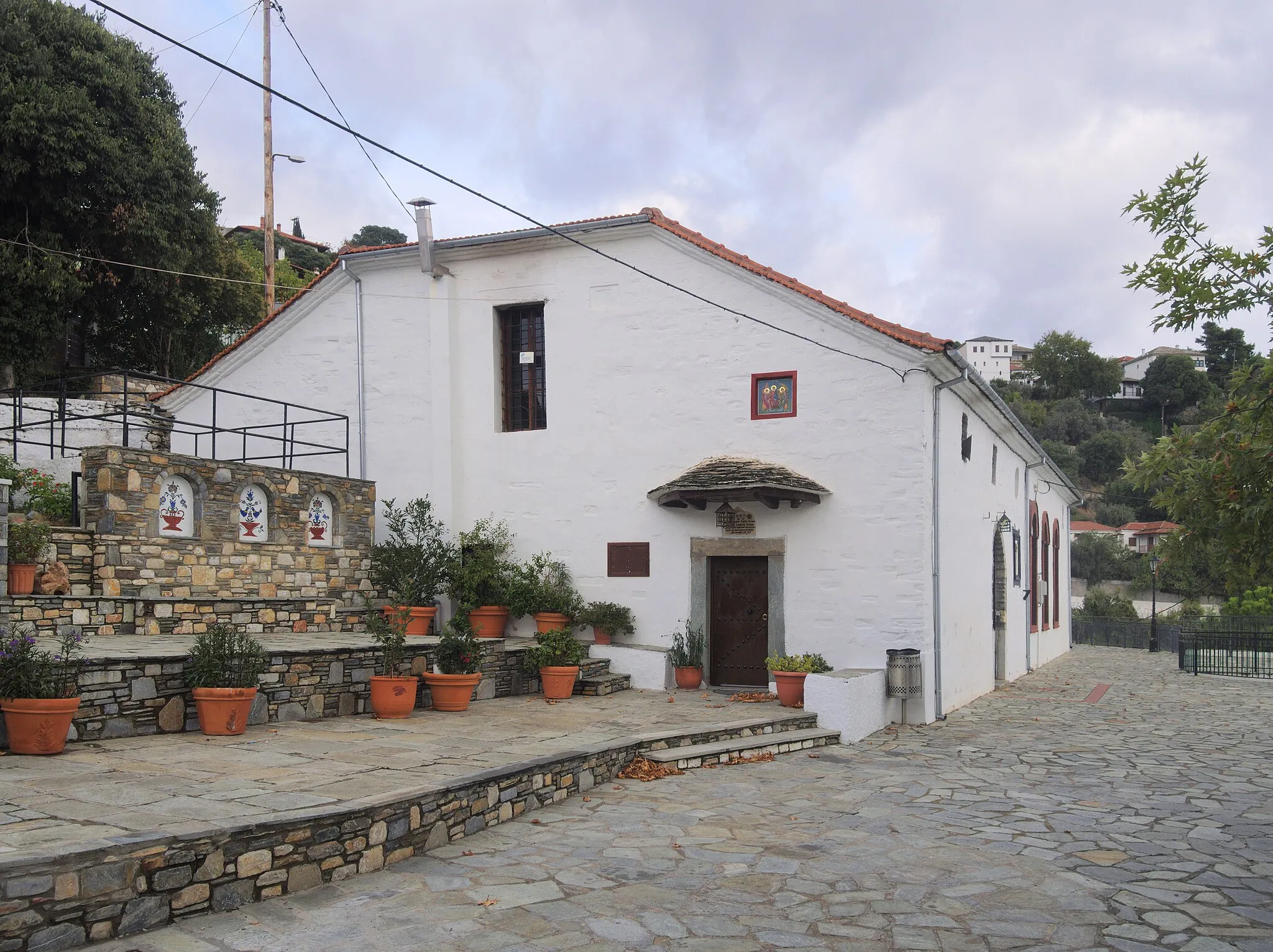 Photo showing: Holy Trinity church in Ano Volos.