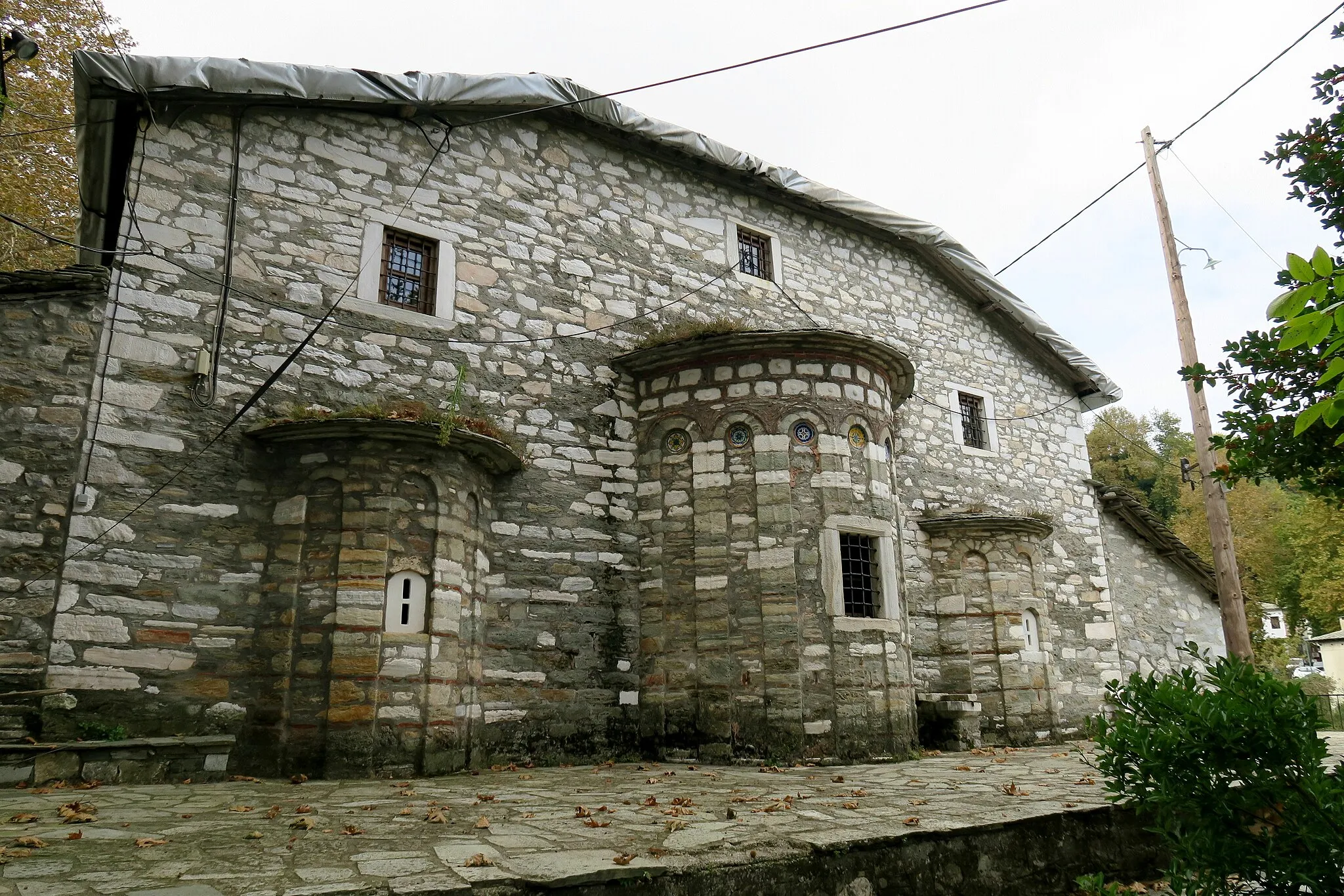 Photo showing: Church of Agia Marina in Kissos (Pelion, Greece) - rear view.