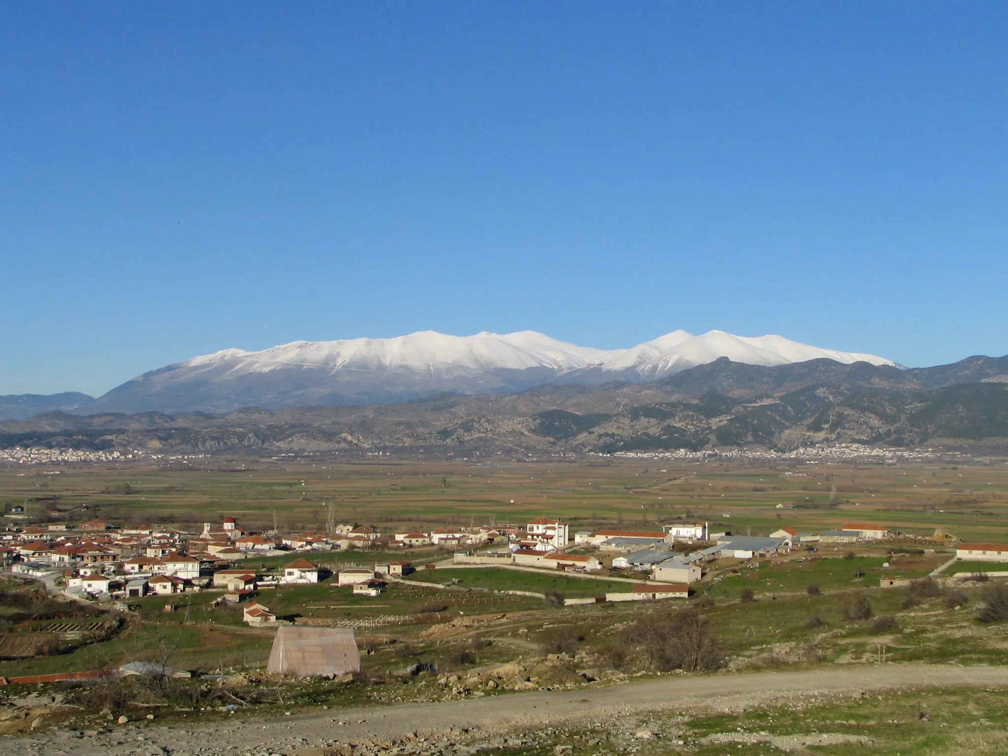 Photo showing: This is a view of Mount Olympus south side with Elasona and Tsaritsani