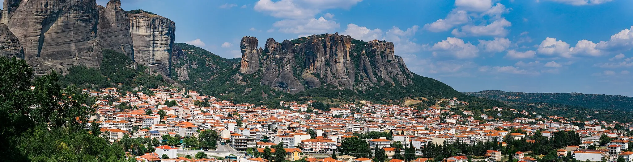 Photo showing: Panoramic photo of the city of Kalampaka.