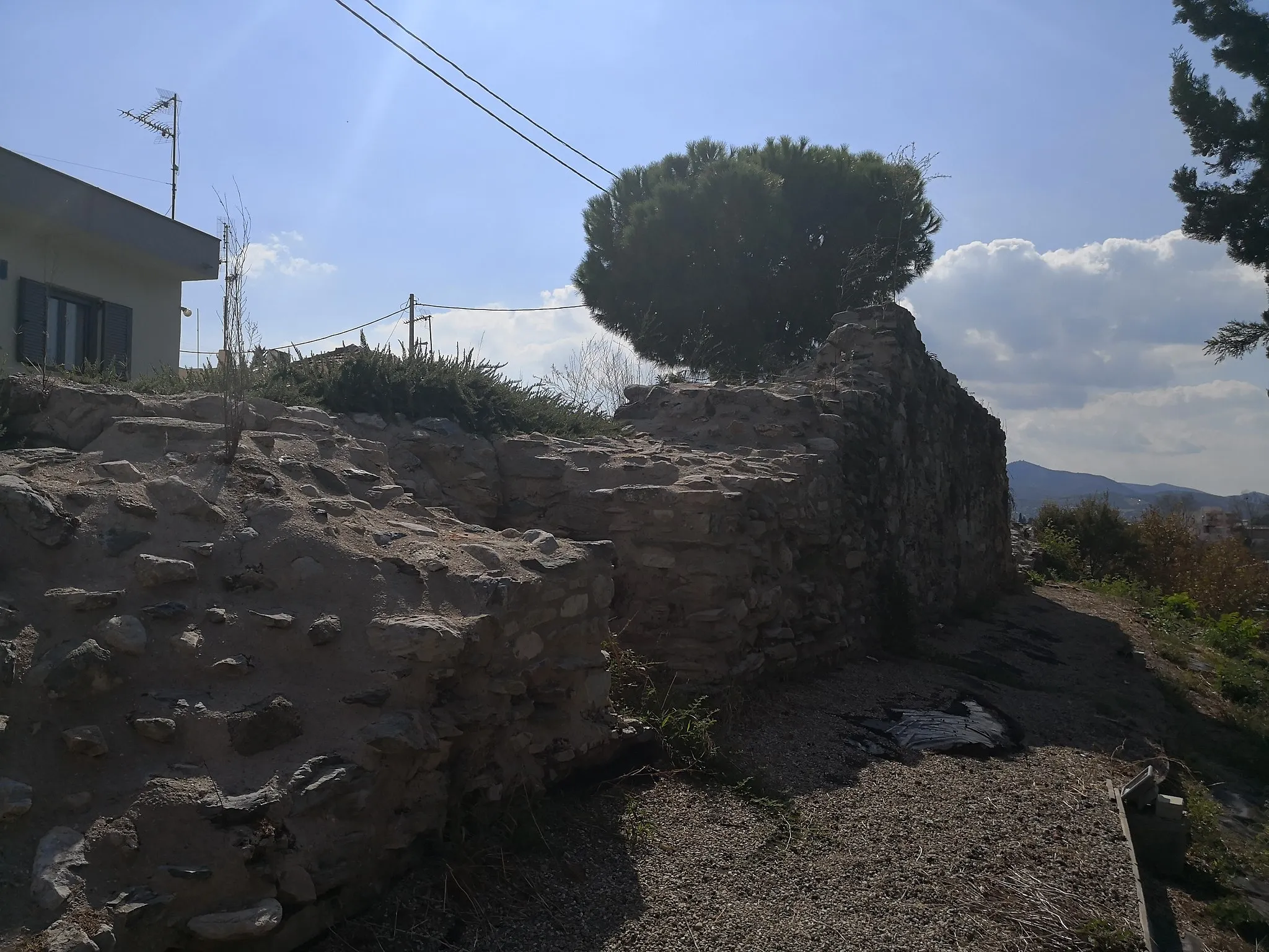 Photo showing: This is a photo of a monument in Greece identified by the ID