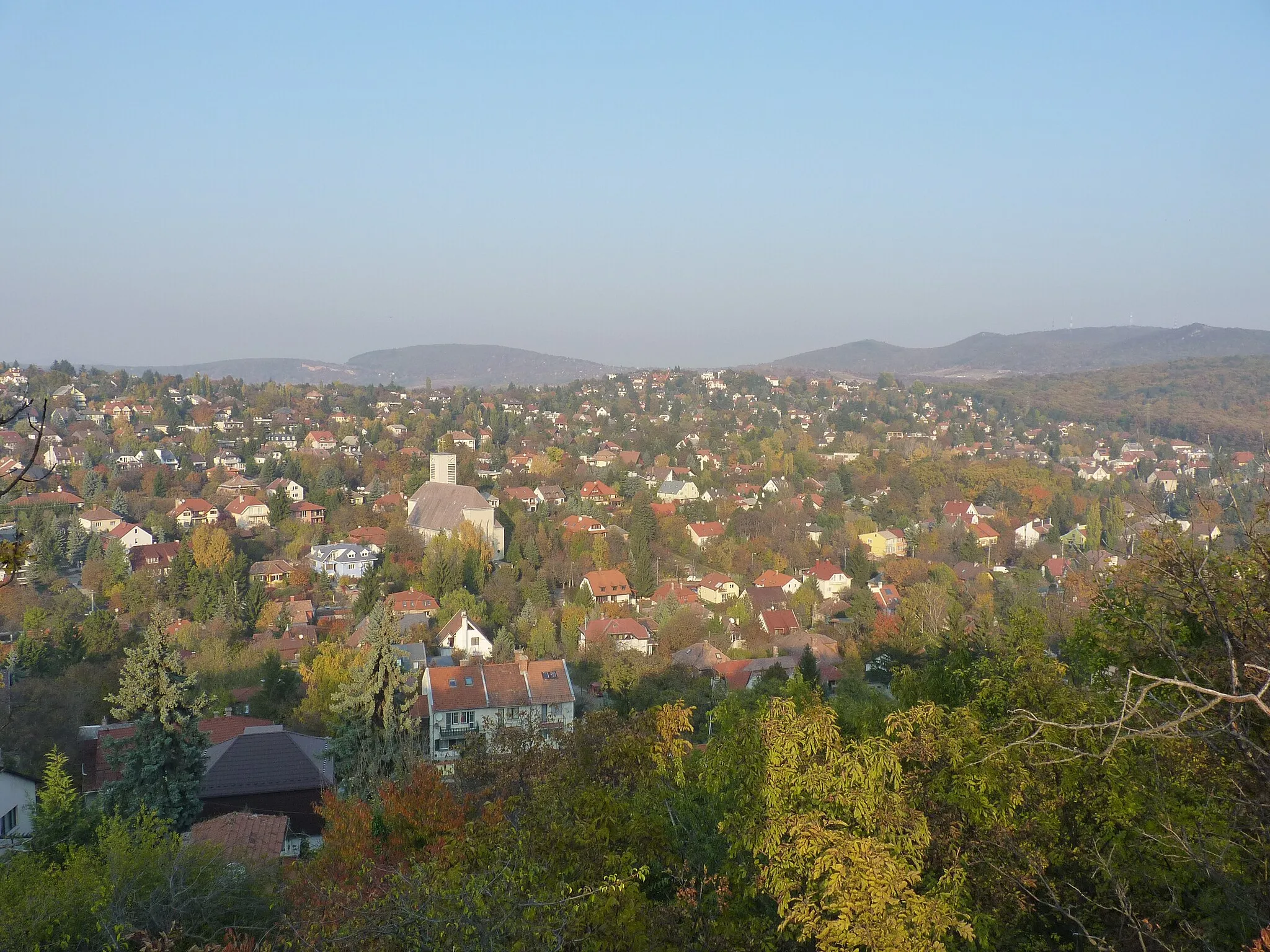 Photo showing: View of Pesthidegkút from Fazekas Hill