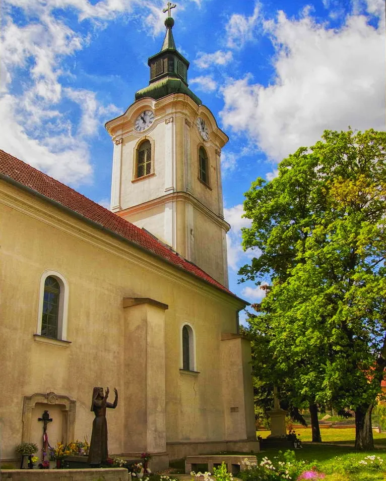 Photo showing: Érd Szent Mihály templom