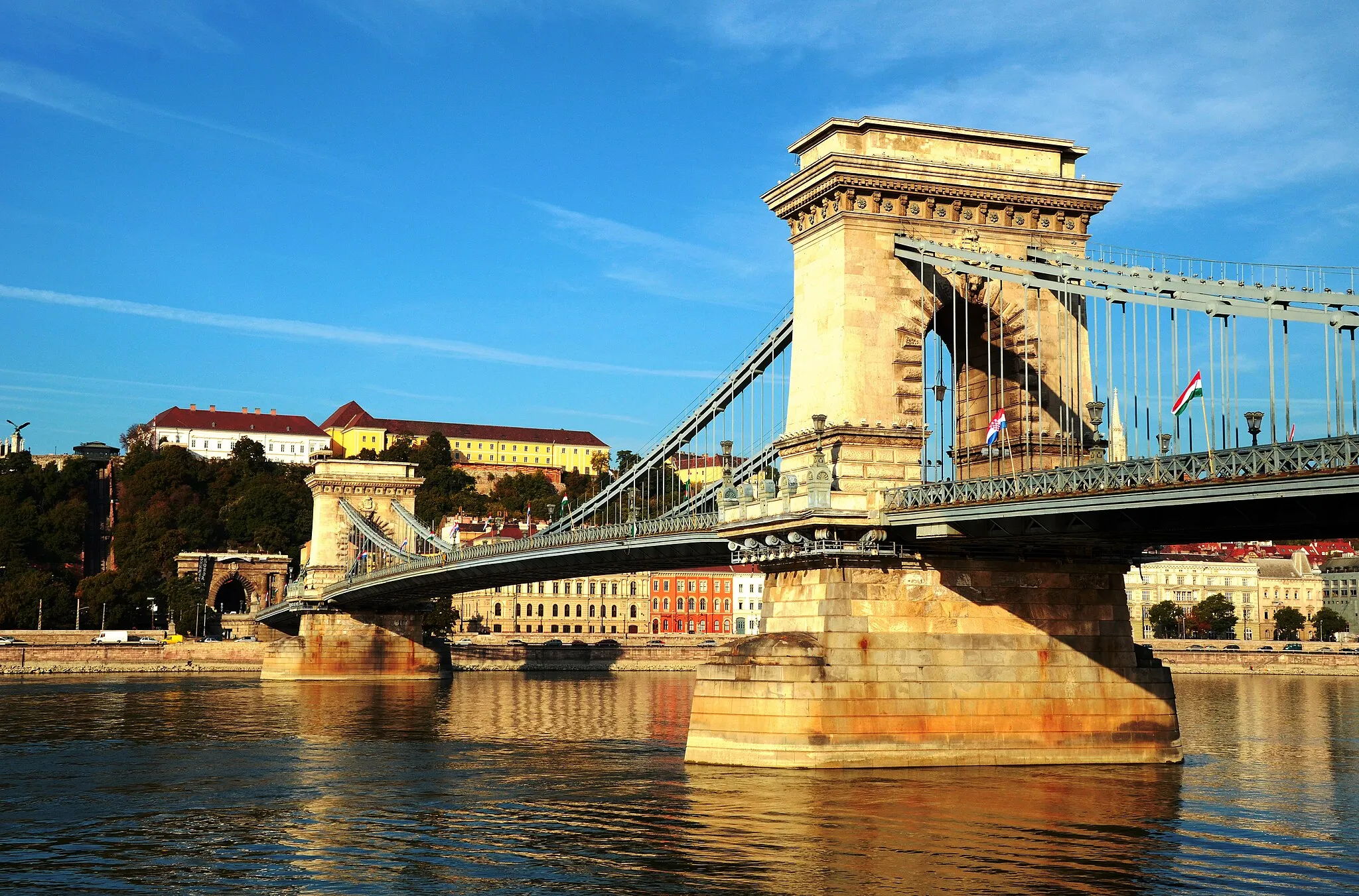 Photo showing: Budapest - Chain Bridge