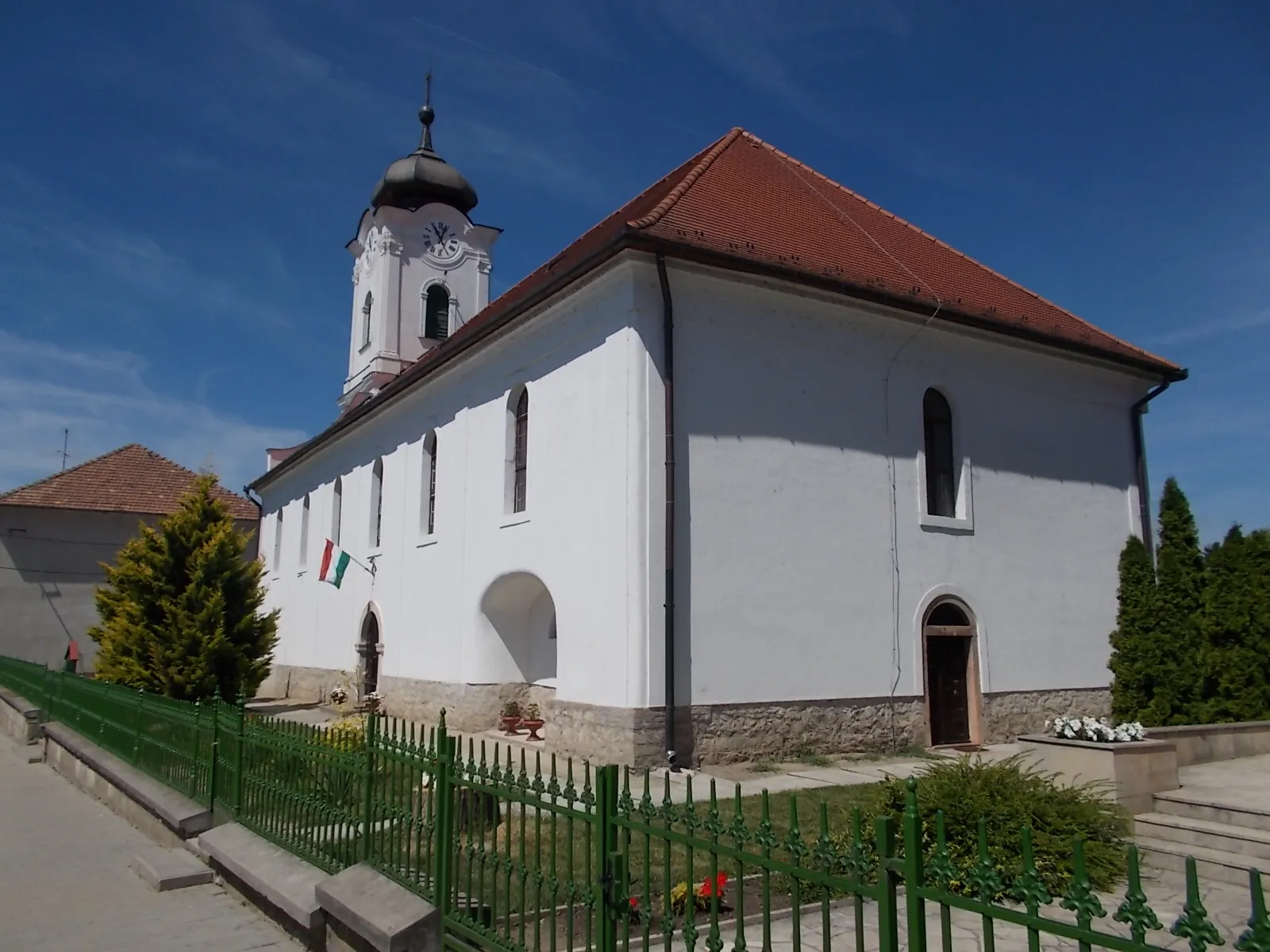 Photo showing: : Reformed Church. c. 1800. - Szent István  Street, Bicske, Fejér County, Hungary.