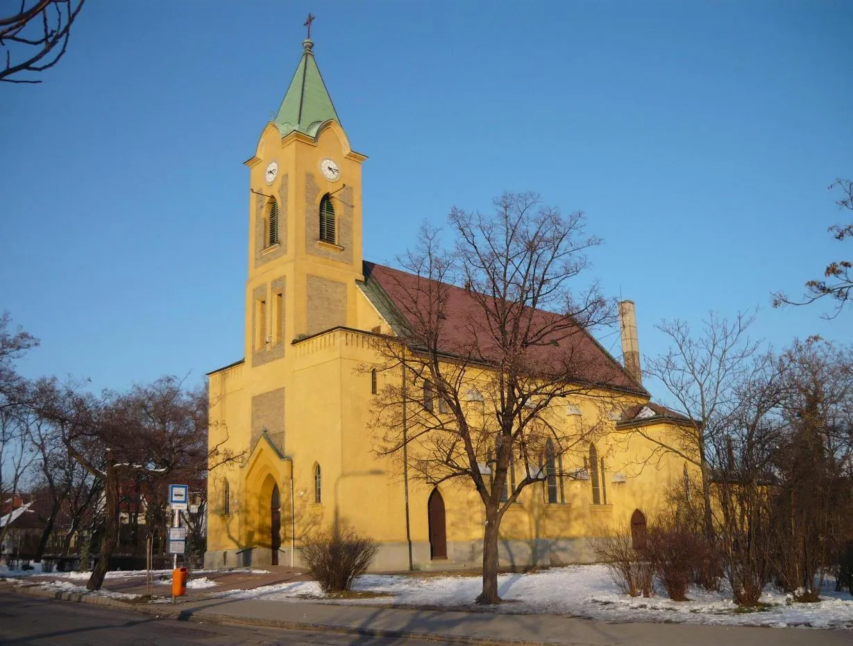 Photo showing: Magyarok Nagyasszonya Roman Catholic Church in Rákosliget