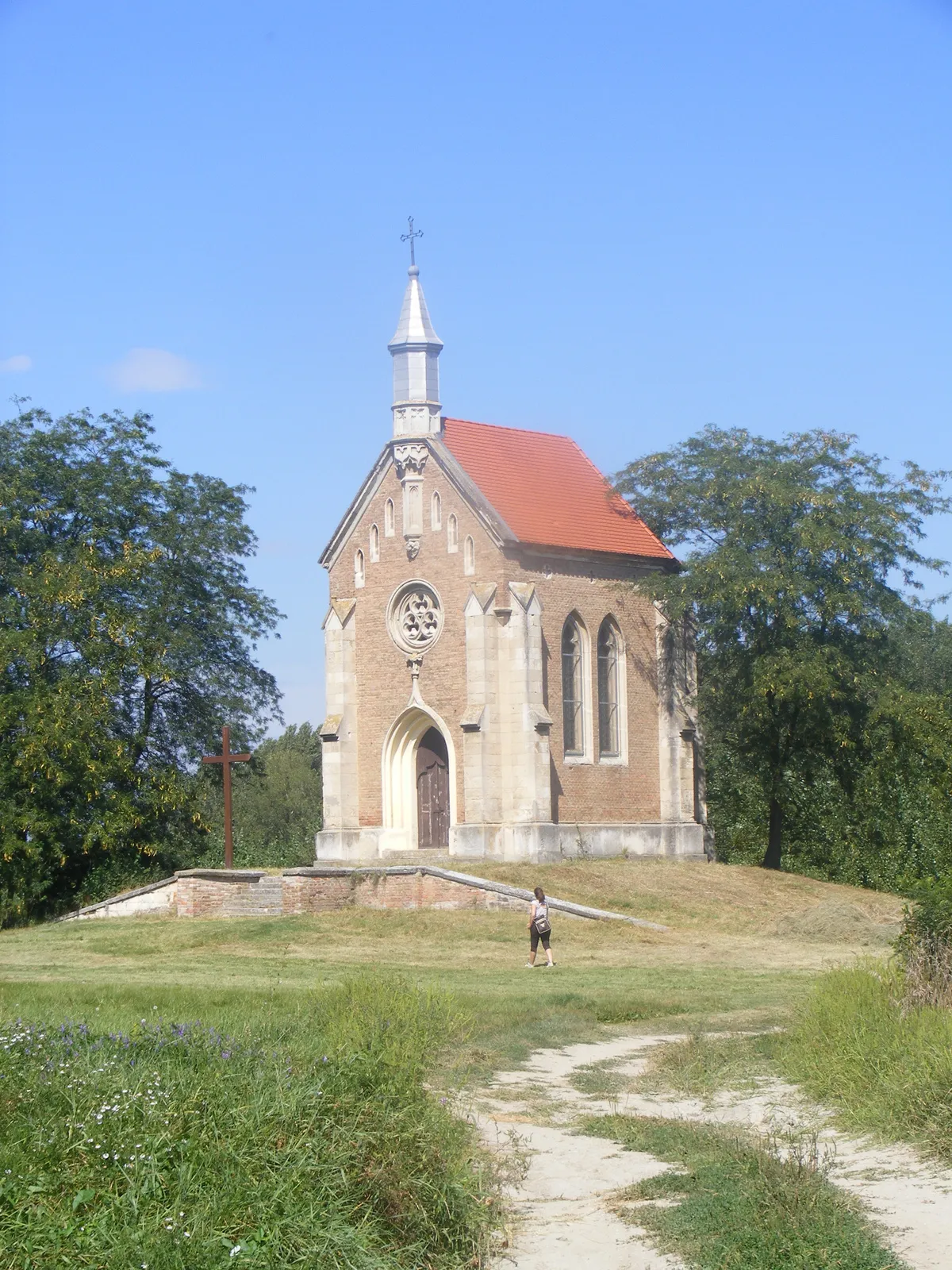 Photo showing: Zichy-emlékkápolna (római katolikus kápolna) (Lórév, külterület)