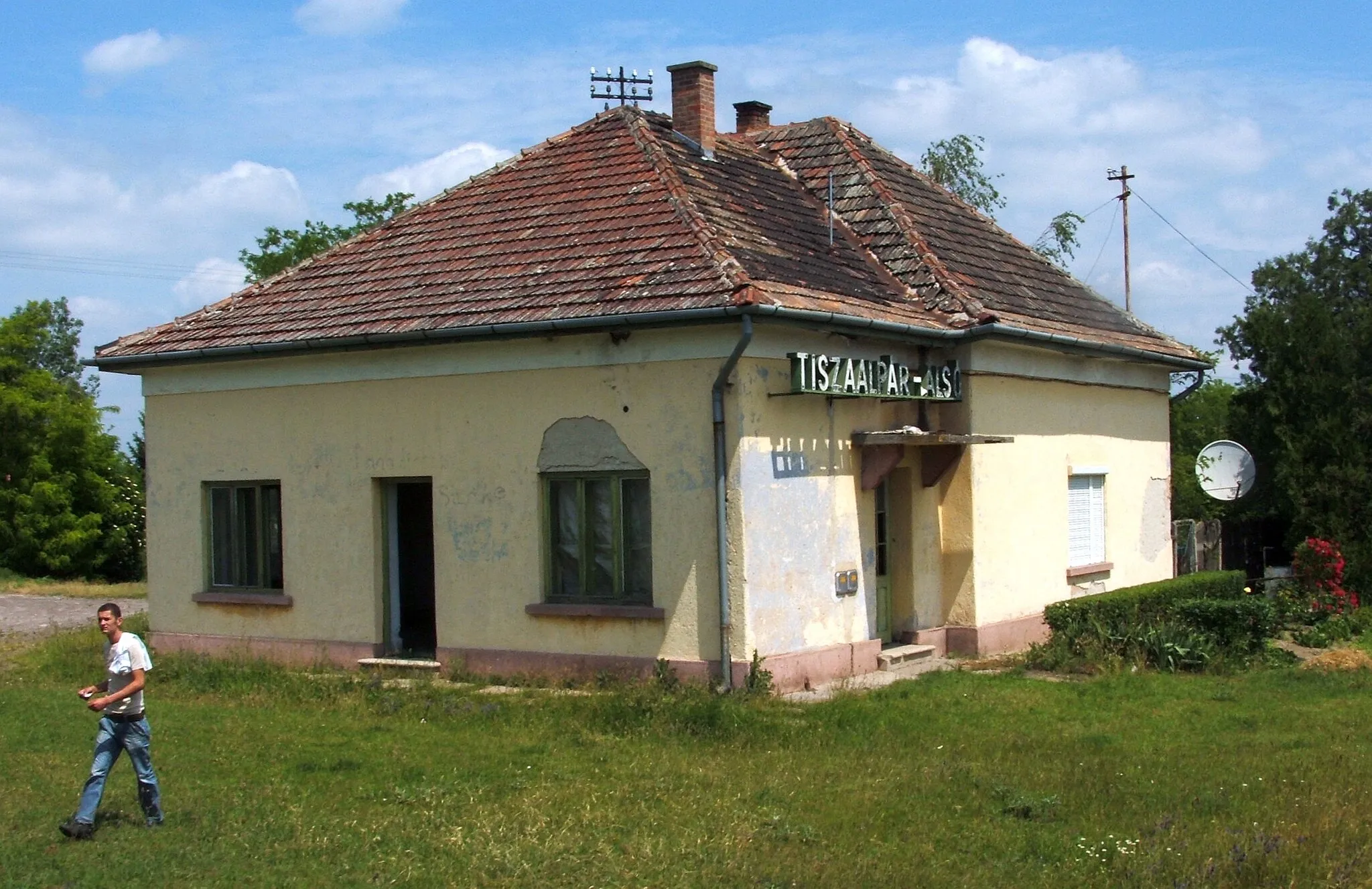 Photo showing: Tiszaalpár alsó stop on Szolnok–Kiskunfélegyháza train line