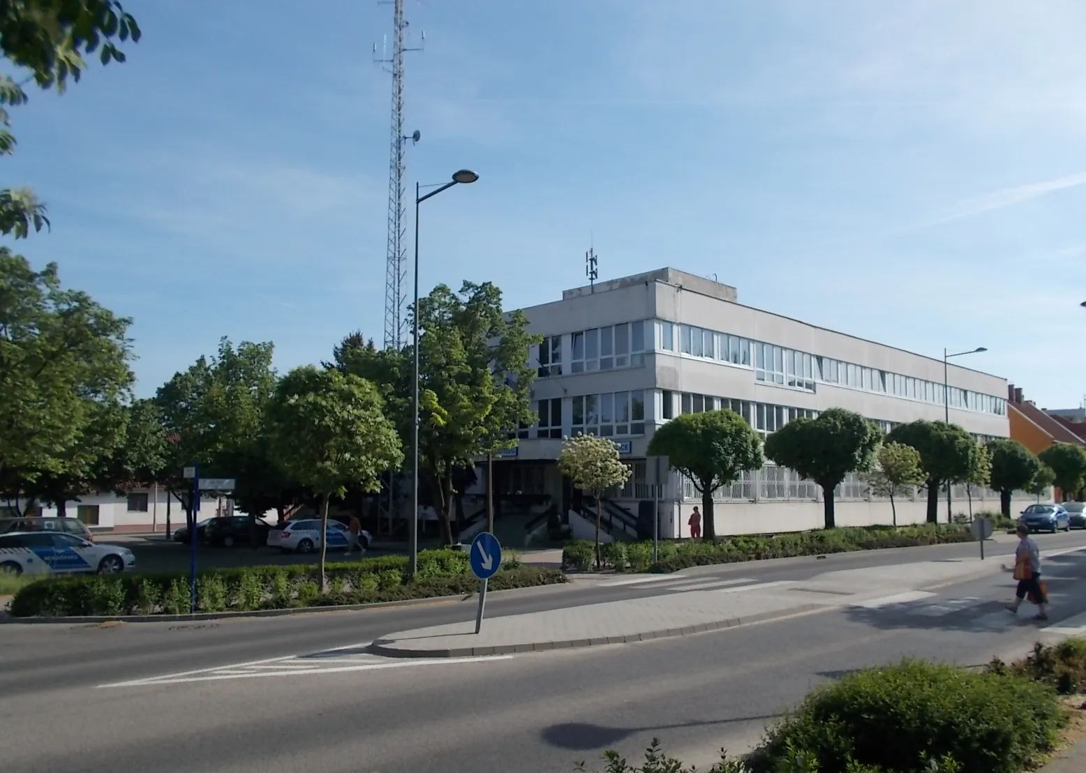 Photo showing: : Police Station - 52-54 Dózsa György út, Paks, Tolna County, Hungary.