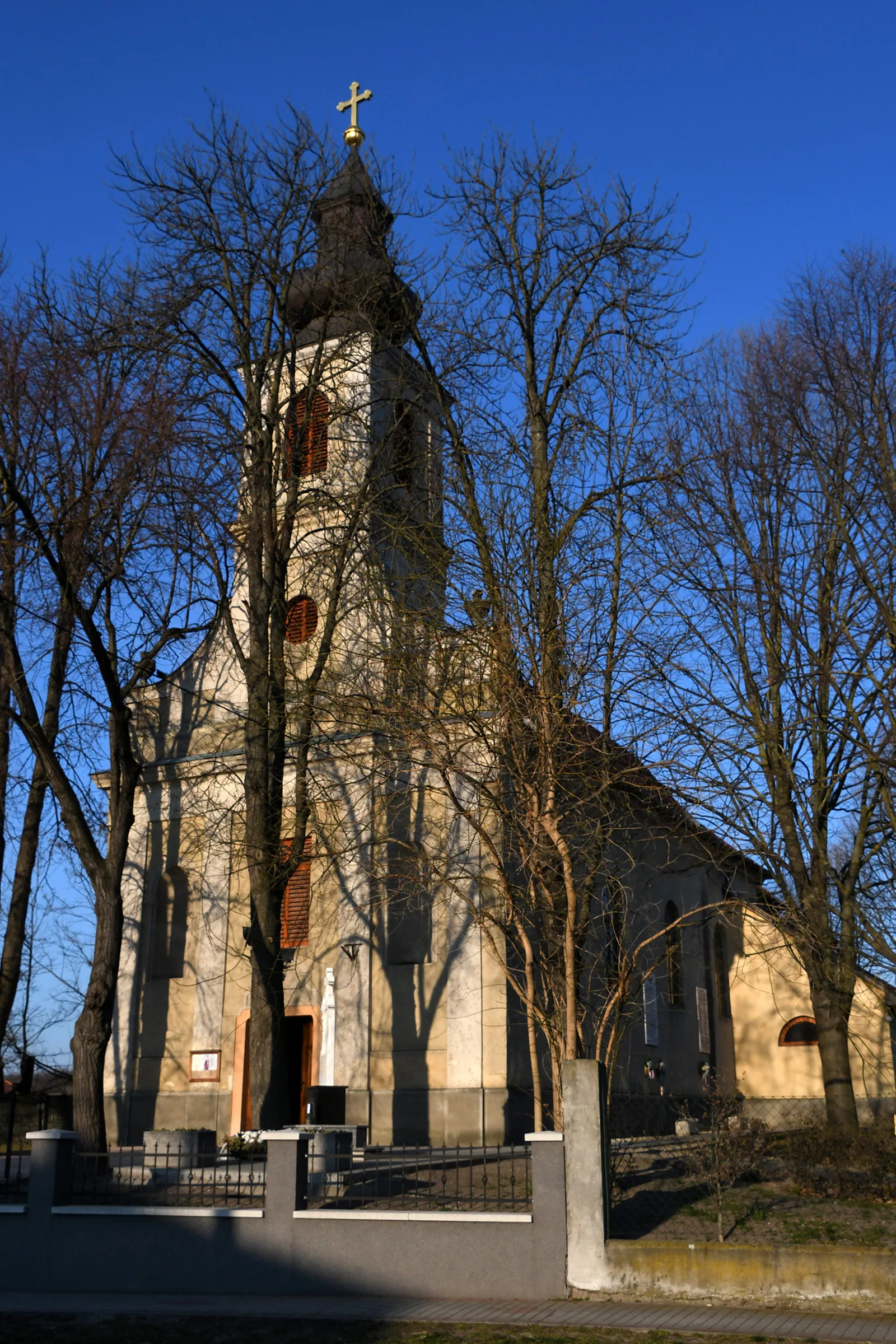 Photo showing: Roman Catholic church in Szigetbecse, Hungary