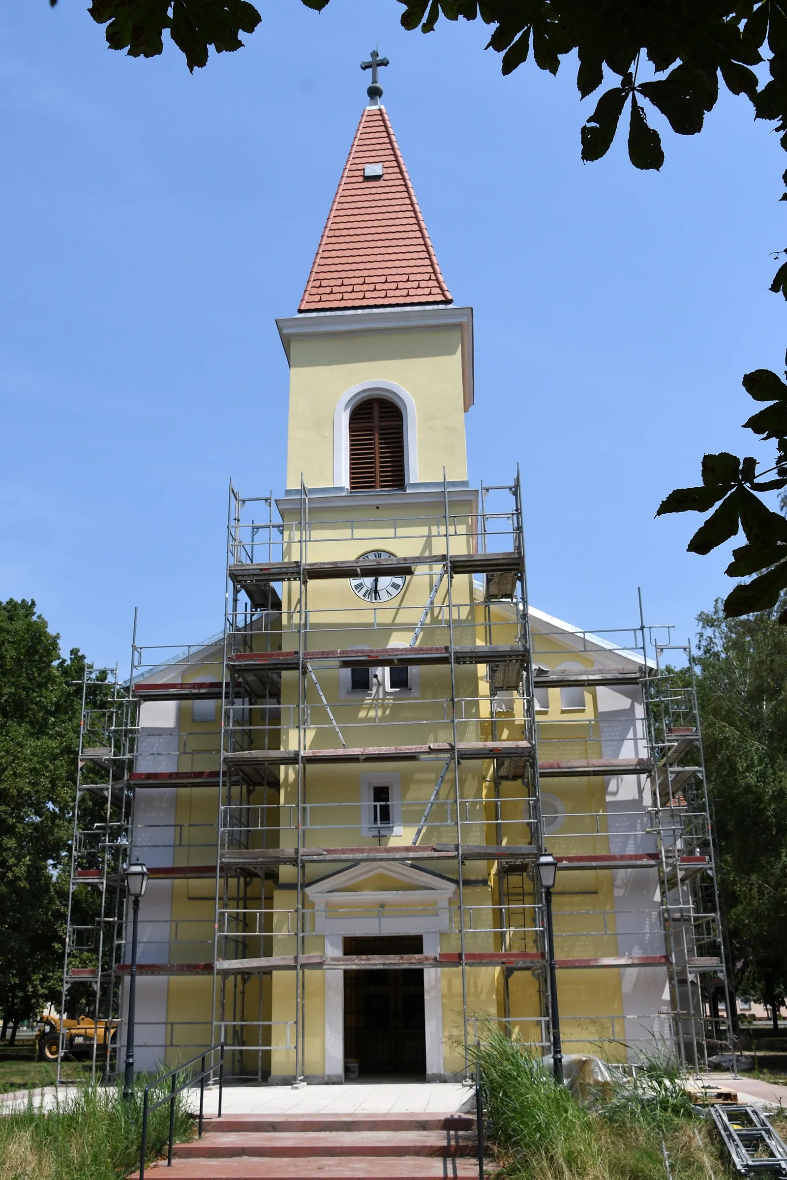 Photo showing: Roman Catholic church in Sándorfalva, Hungary