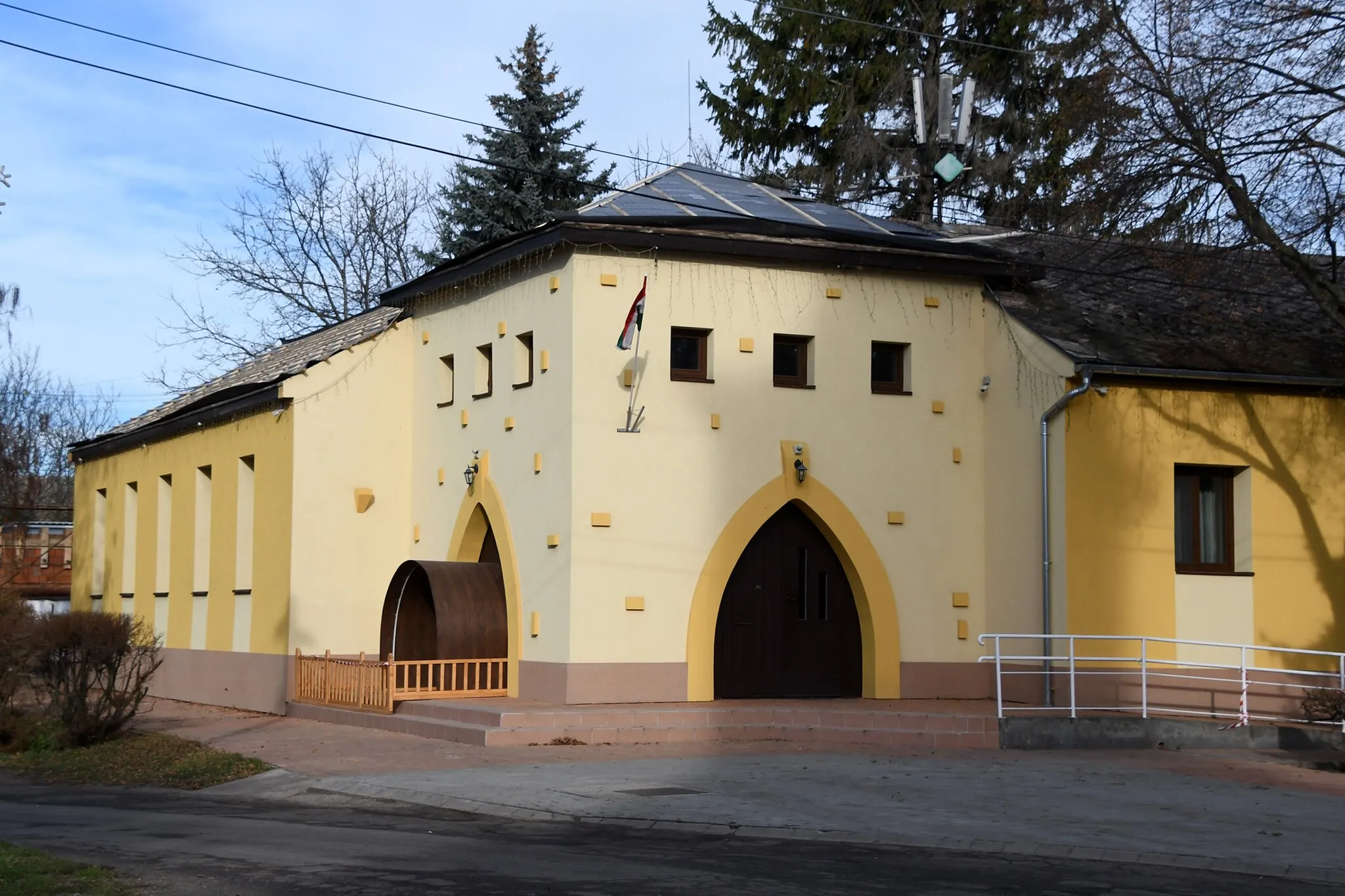 Photo showing: Village hall of Tataháza