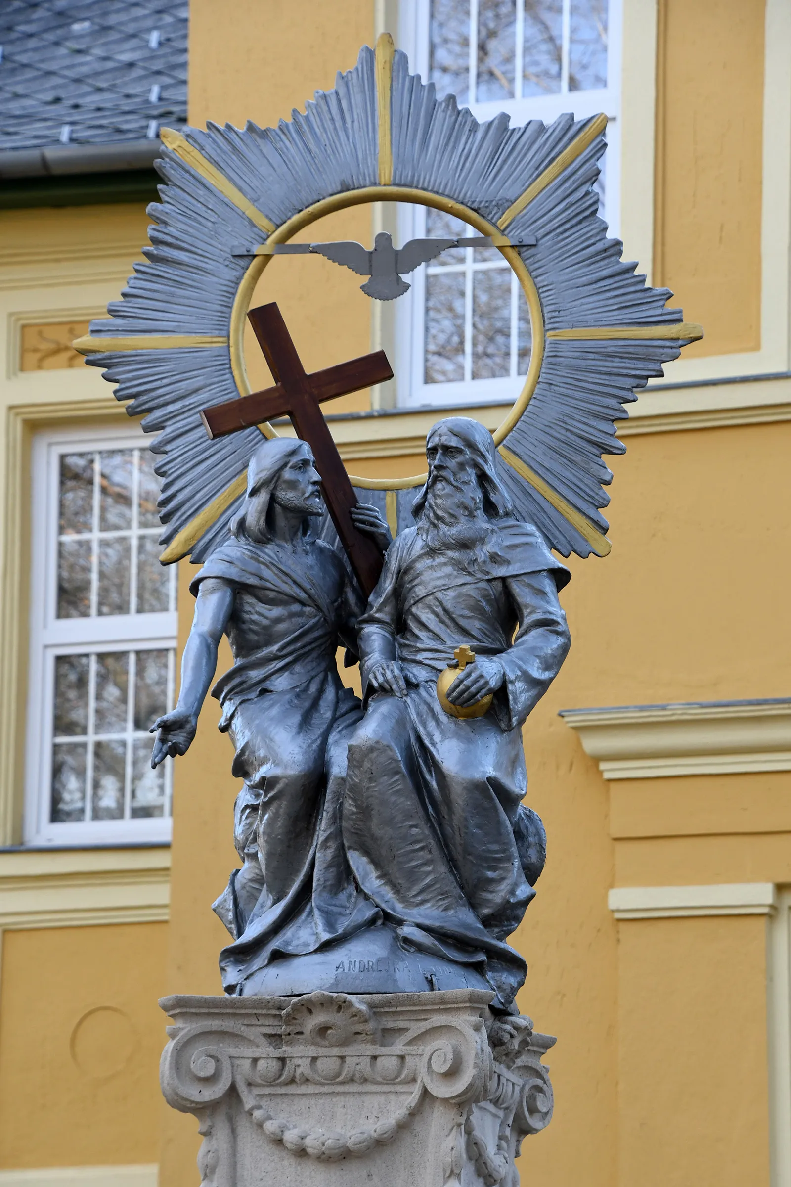 Photo showing: Holy Trinity column in Bácsalmás