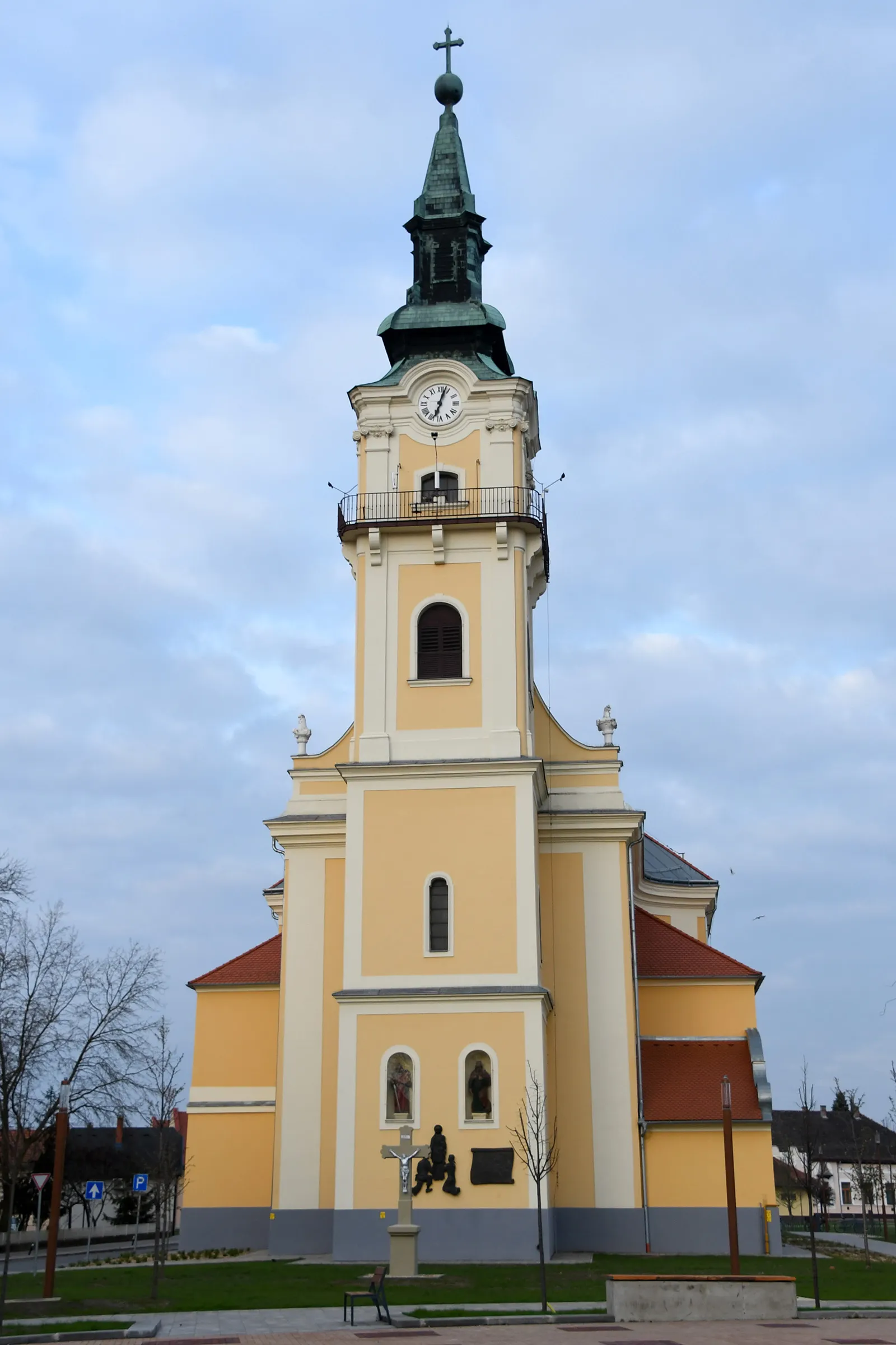 Photo showing: Roman Catholic church in Kiskunmajsa, Hungary