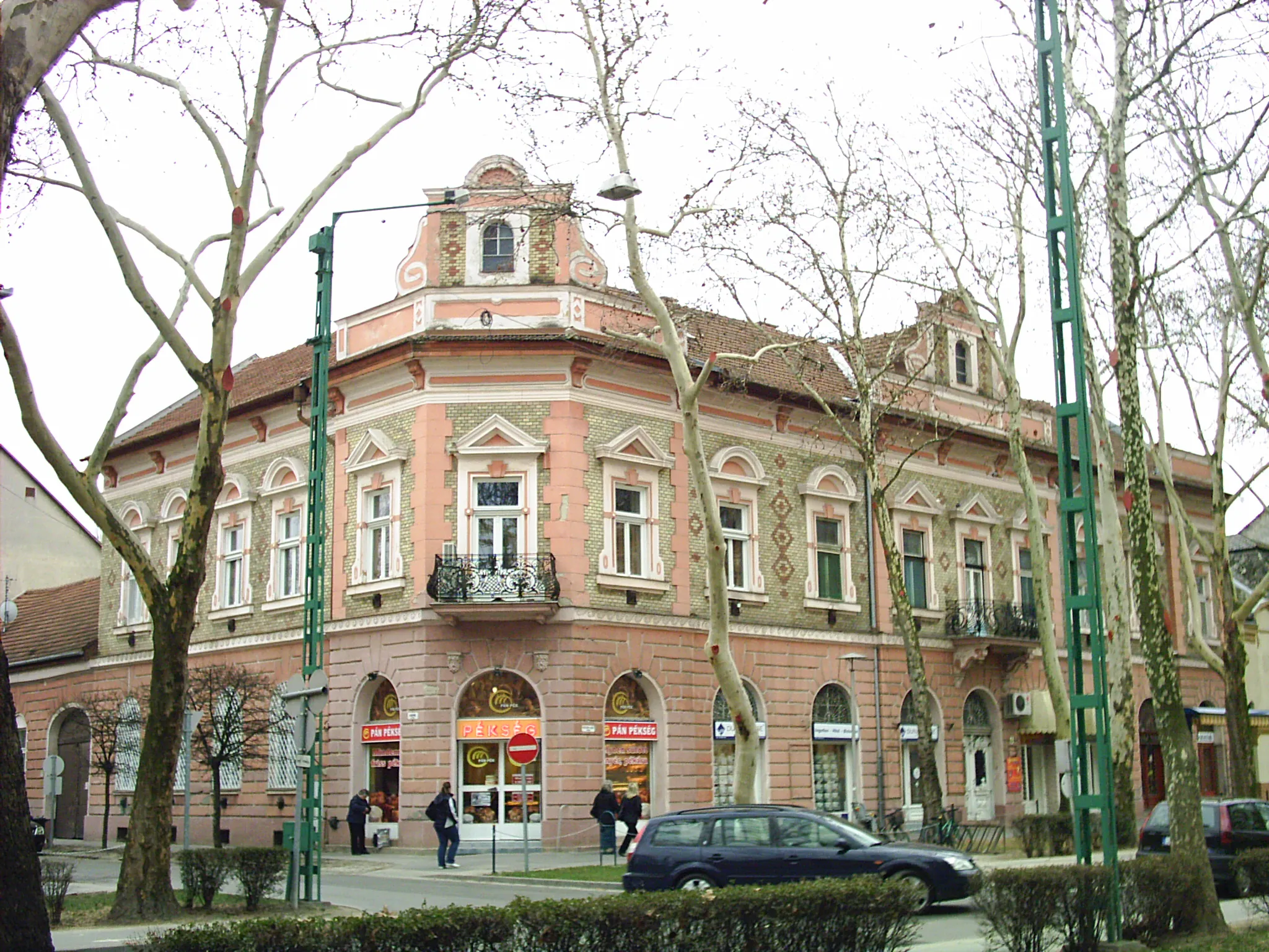 Photo showing: Former house of Lajos Kiss, Kiskunfélegyháza, Kossuth street, built around 1899.