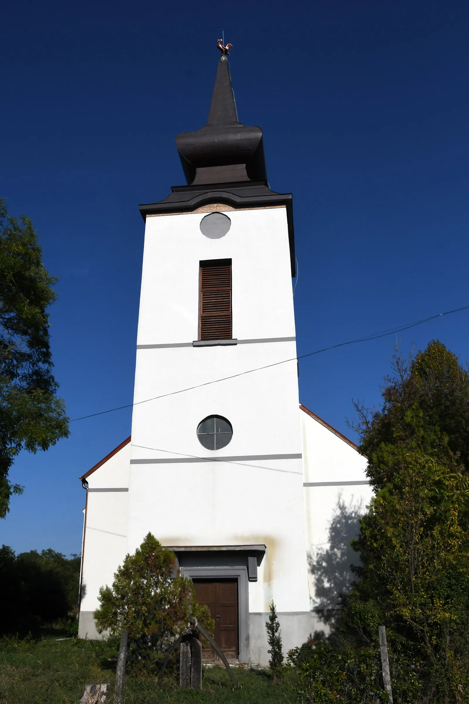 Photo showing: Calvinist church in Tiszainoka, Hungary
