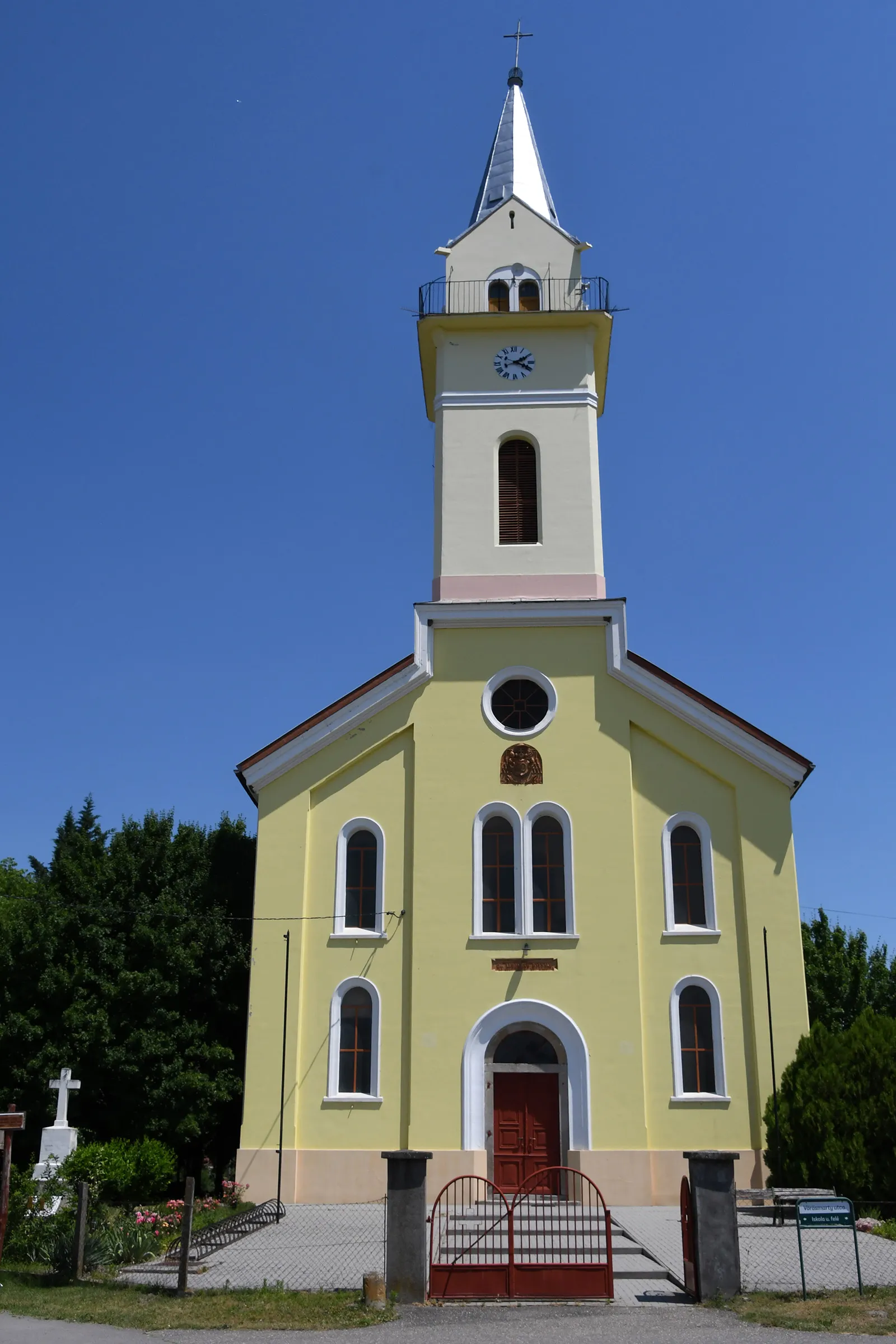 Photo showing: Roman Catholic church in Homokmégy, Hungary