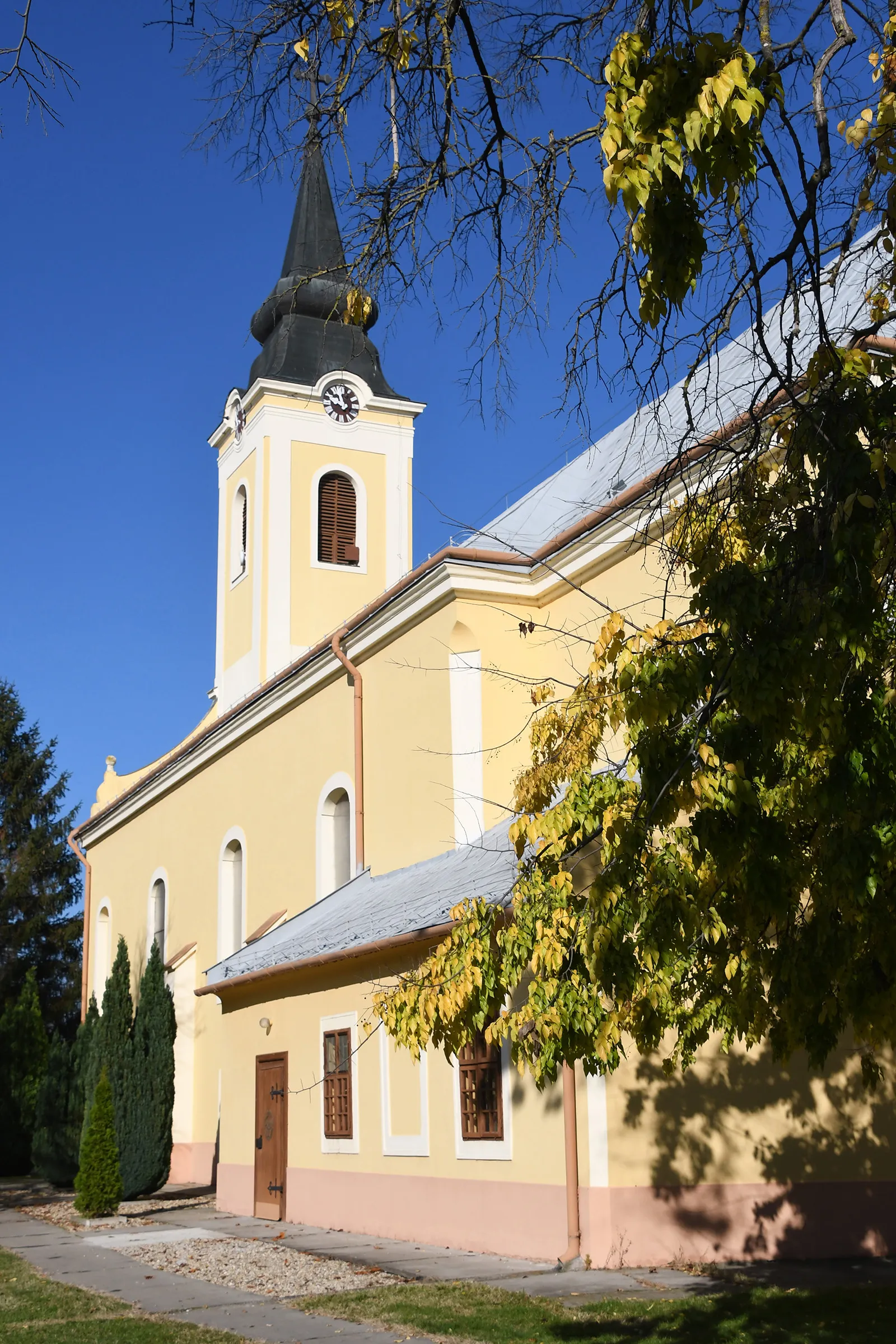 Photo showing: Roman Catholic church in Miske