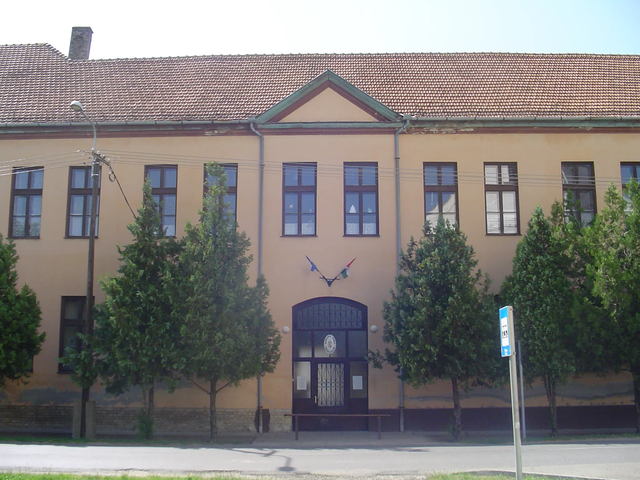 Photo showing: Elementary school Fülöpszállás, Hungary