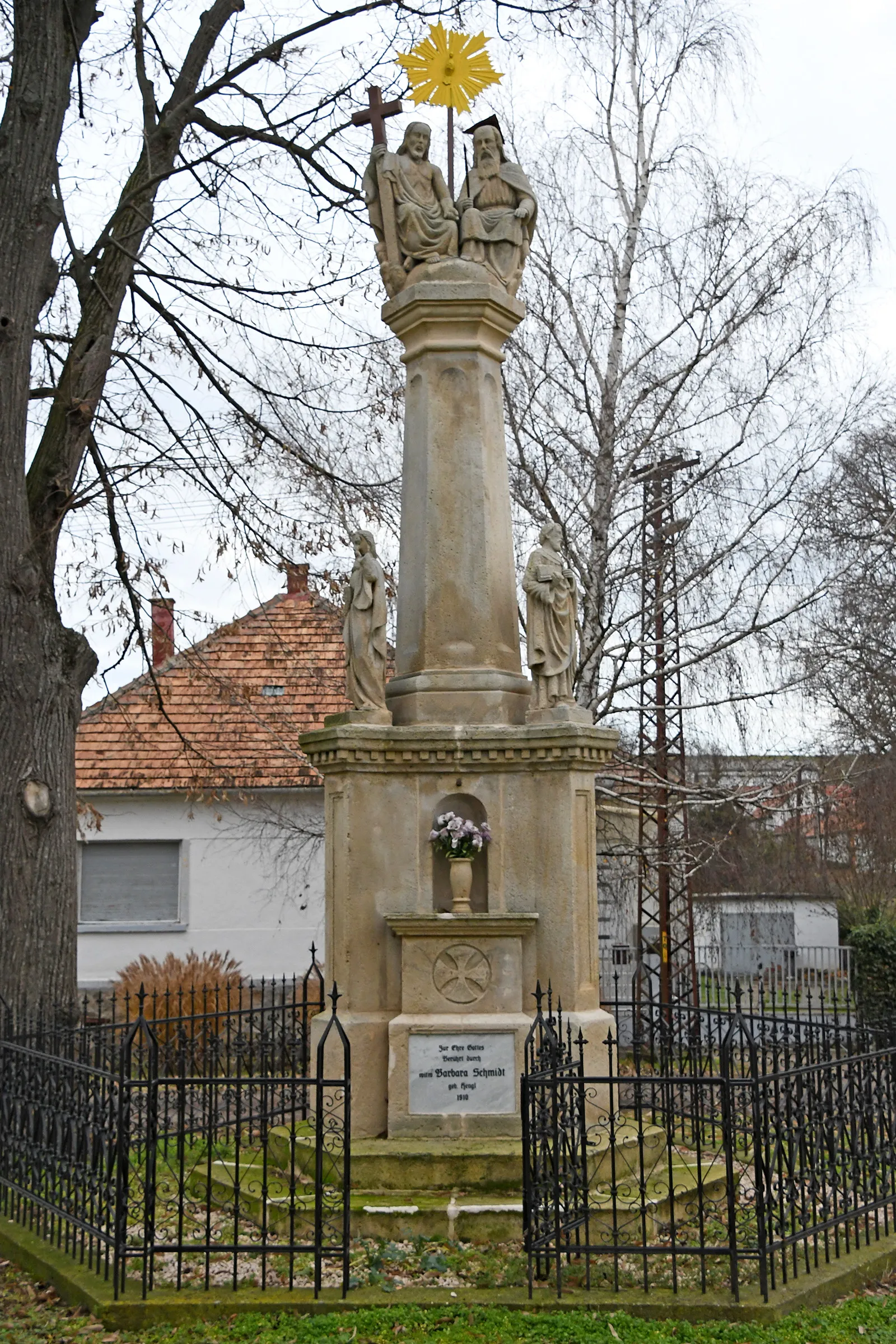 Photo showing: Holy Trinity column in Palotabozsok, Hungary