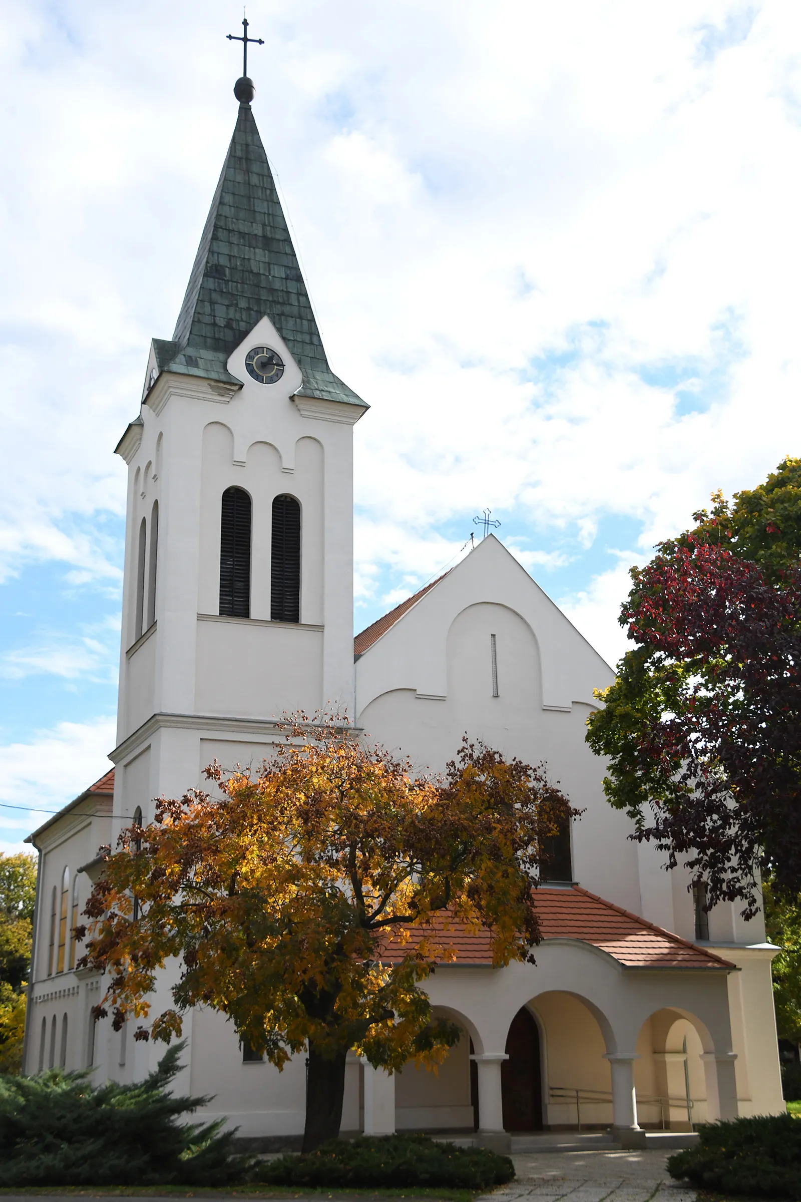 Photo showing: Roman Catholic church in Kiszombor, Hungary