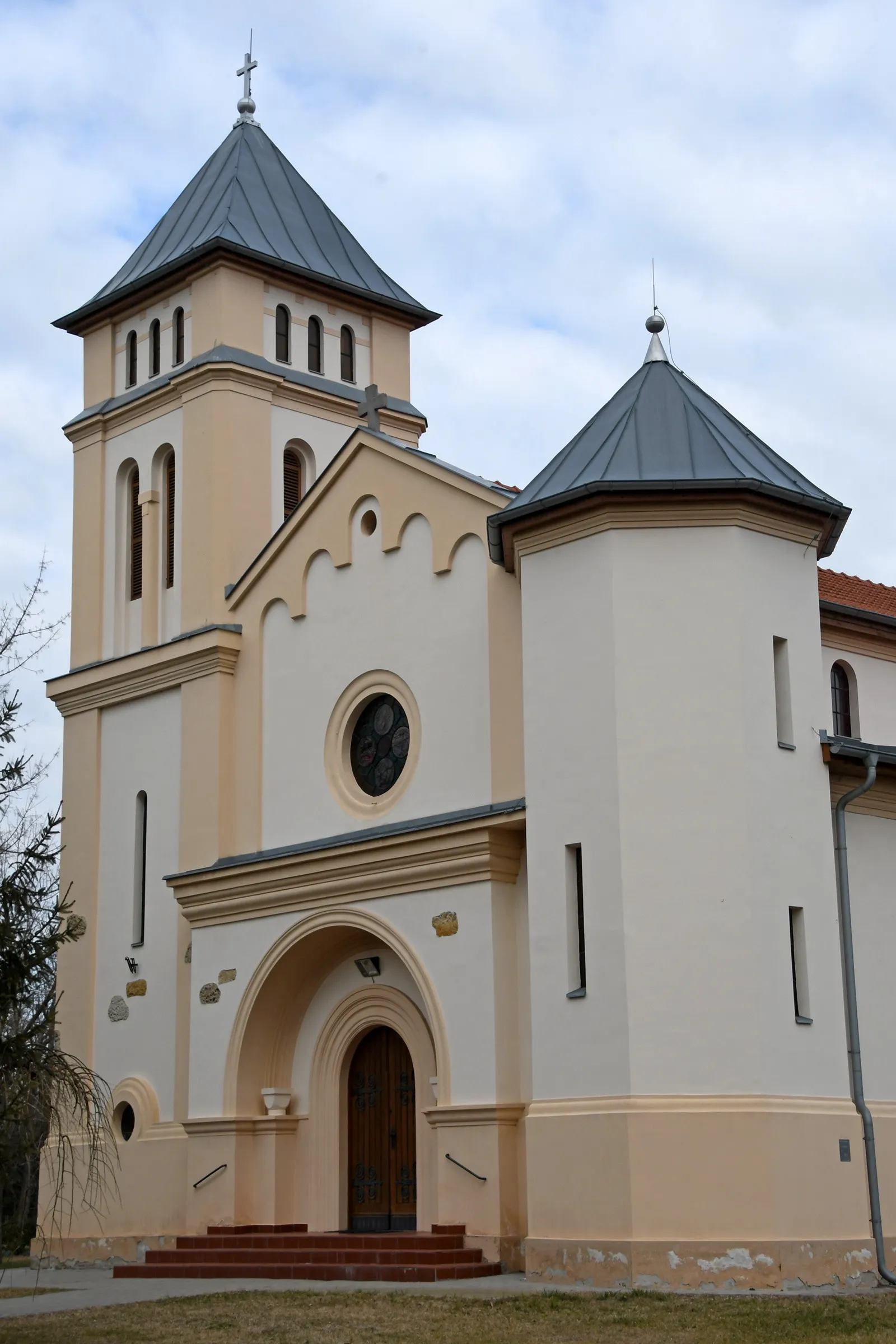 Photo showing: Roman Catholic church in Bugac, Hungary