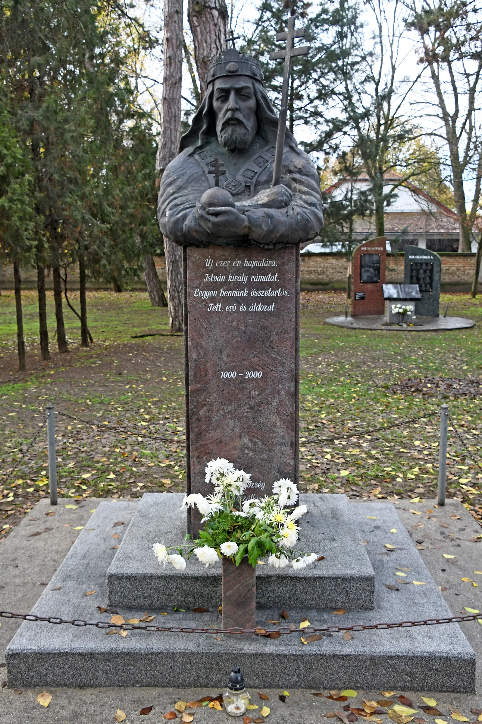 Photo showing: Bust of Saint Stephen I of Hungary in Kunszállás, Hungary