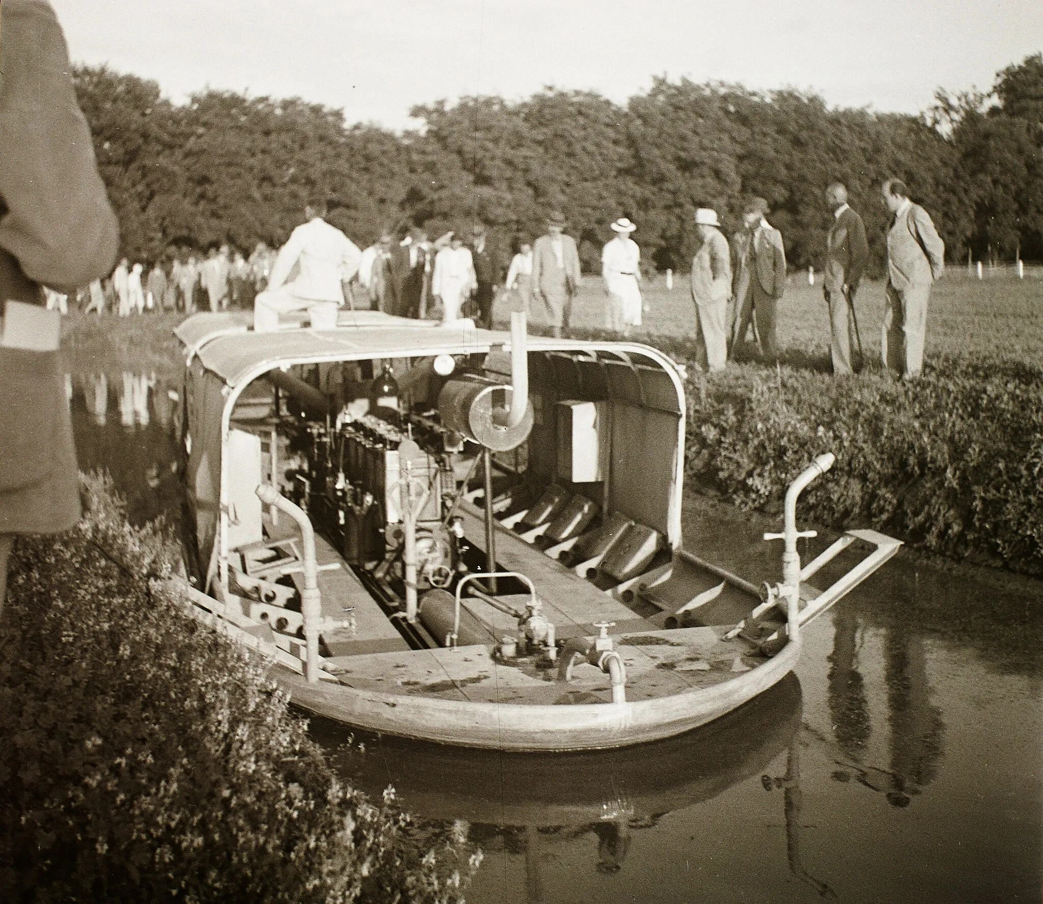 Photo showing: Irrigation boat.