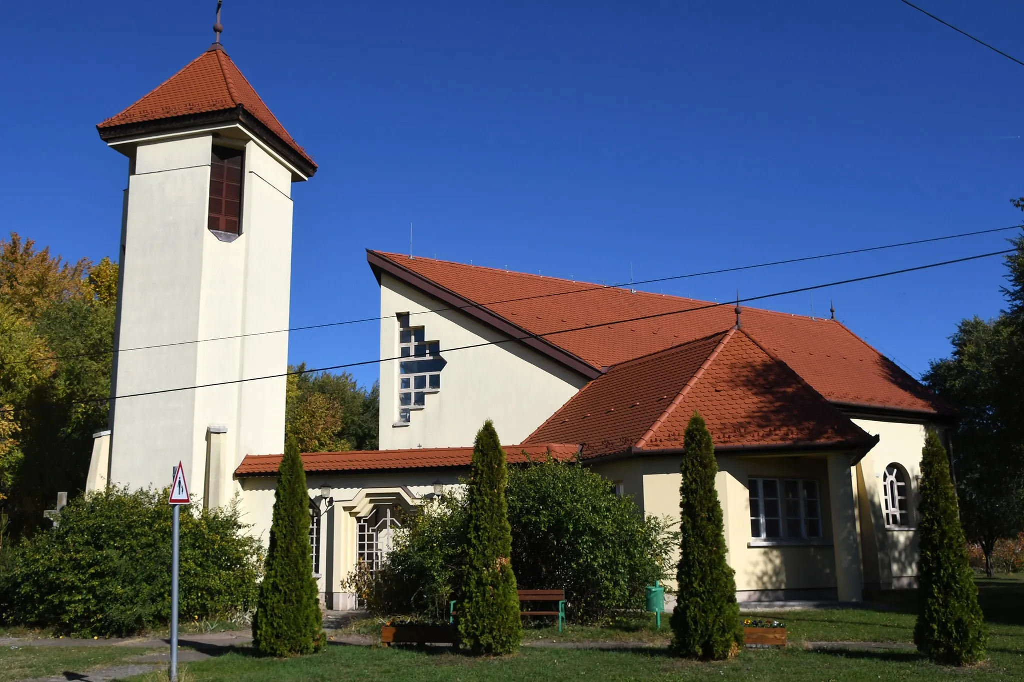 Photo showing: Roman Catholic church in Felgyő, Hungary