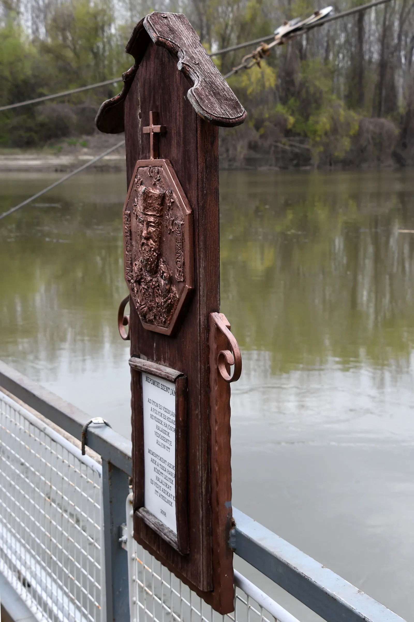 Photo showing: Relief of Saitn John of Nepomuk on the cable ferry of Mindszent