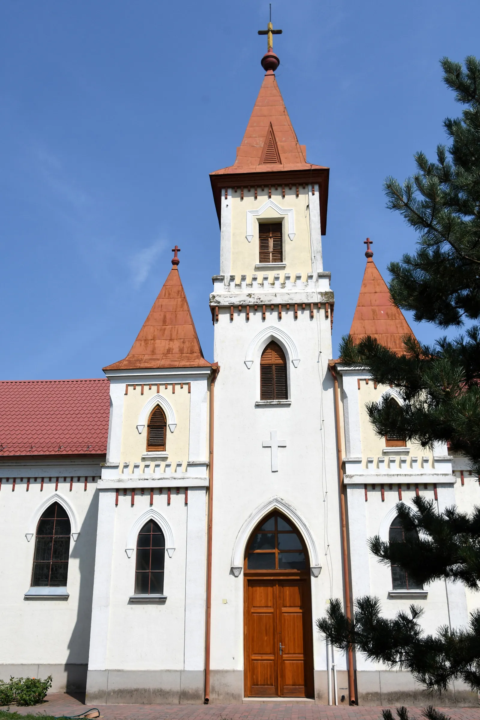 Photo showing: Roman Catholic church in Szatymaz, Hungary