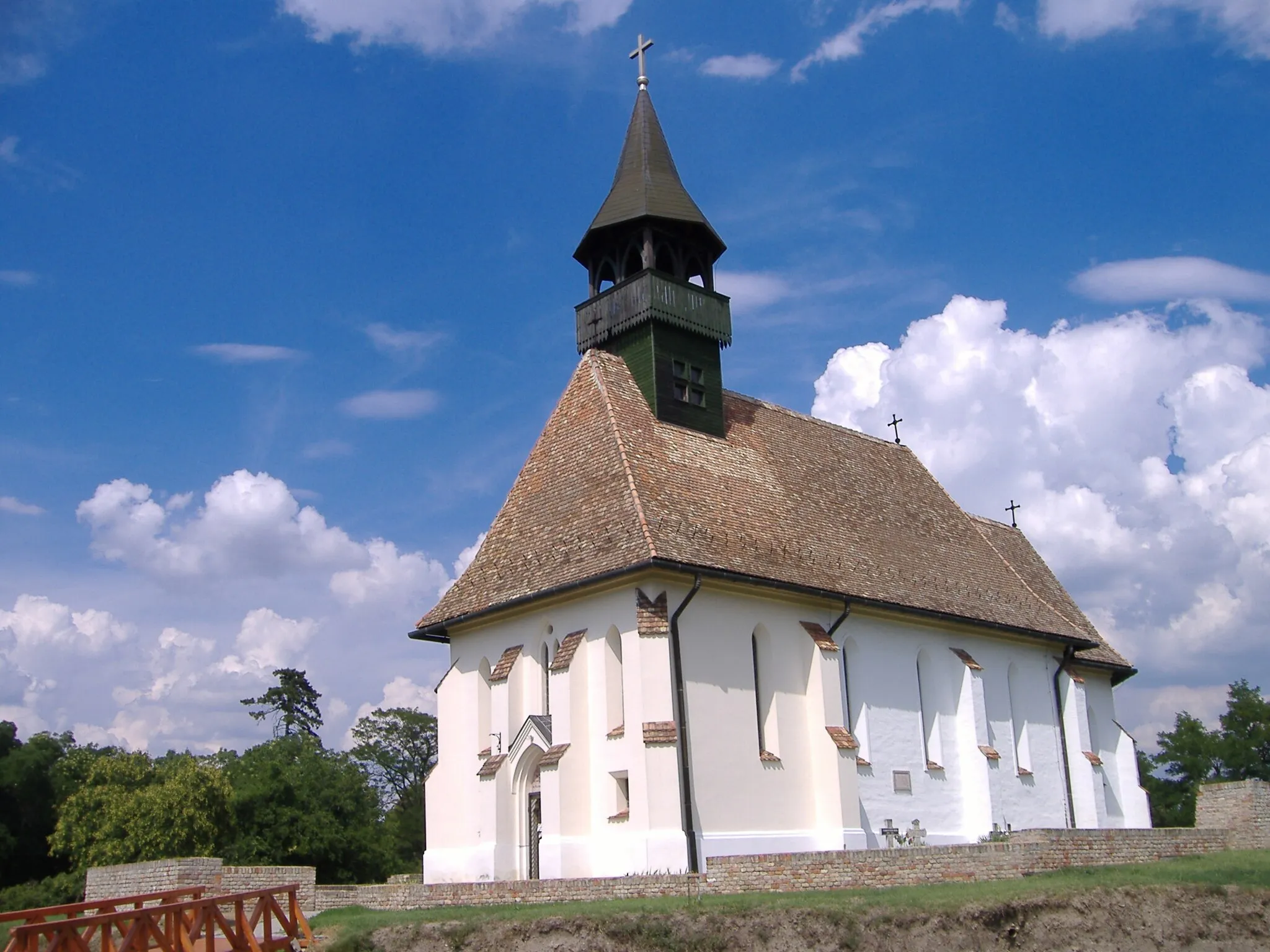 Photo showing: Fortified church in Óföldeák, a Hungarian village near Makó, built in gothic style in the 15th century A.D.