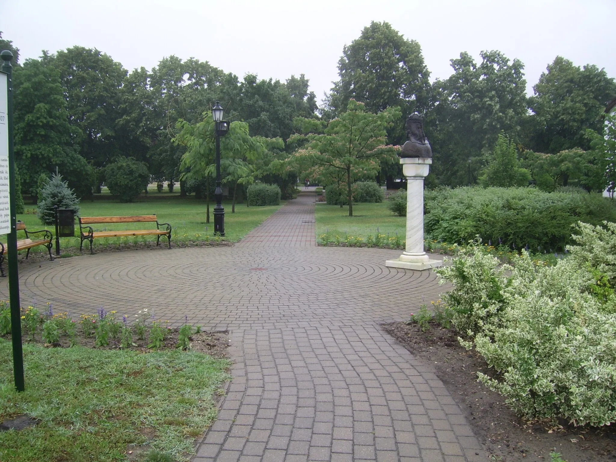 Photo showing: Central park in Ruzsa, Hungary