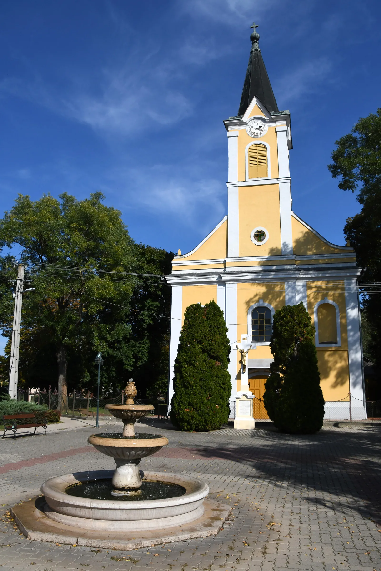 Photo showing: Roman Catholic church in Békésszentandrás, Hungary