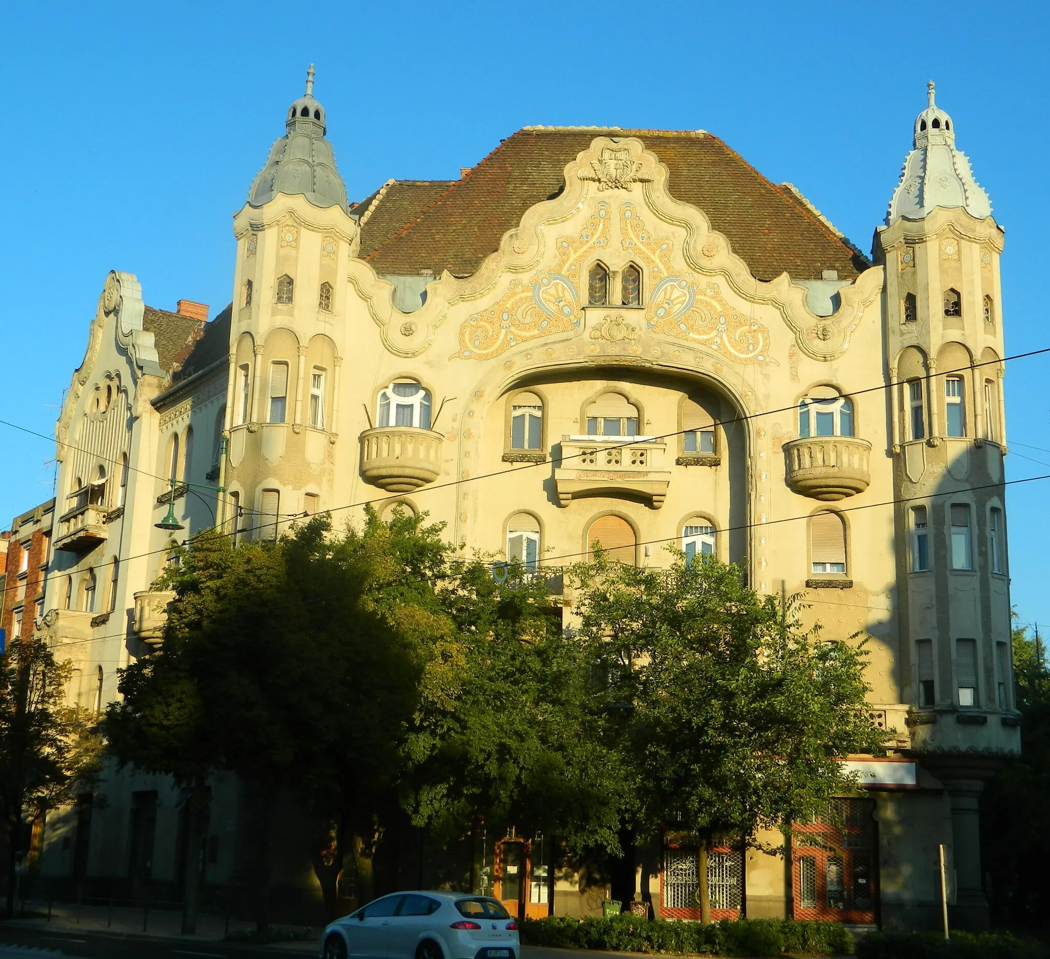 Photo showing: Grof palace Szeged. Art Nouveau building built in 1912-13.