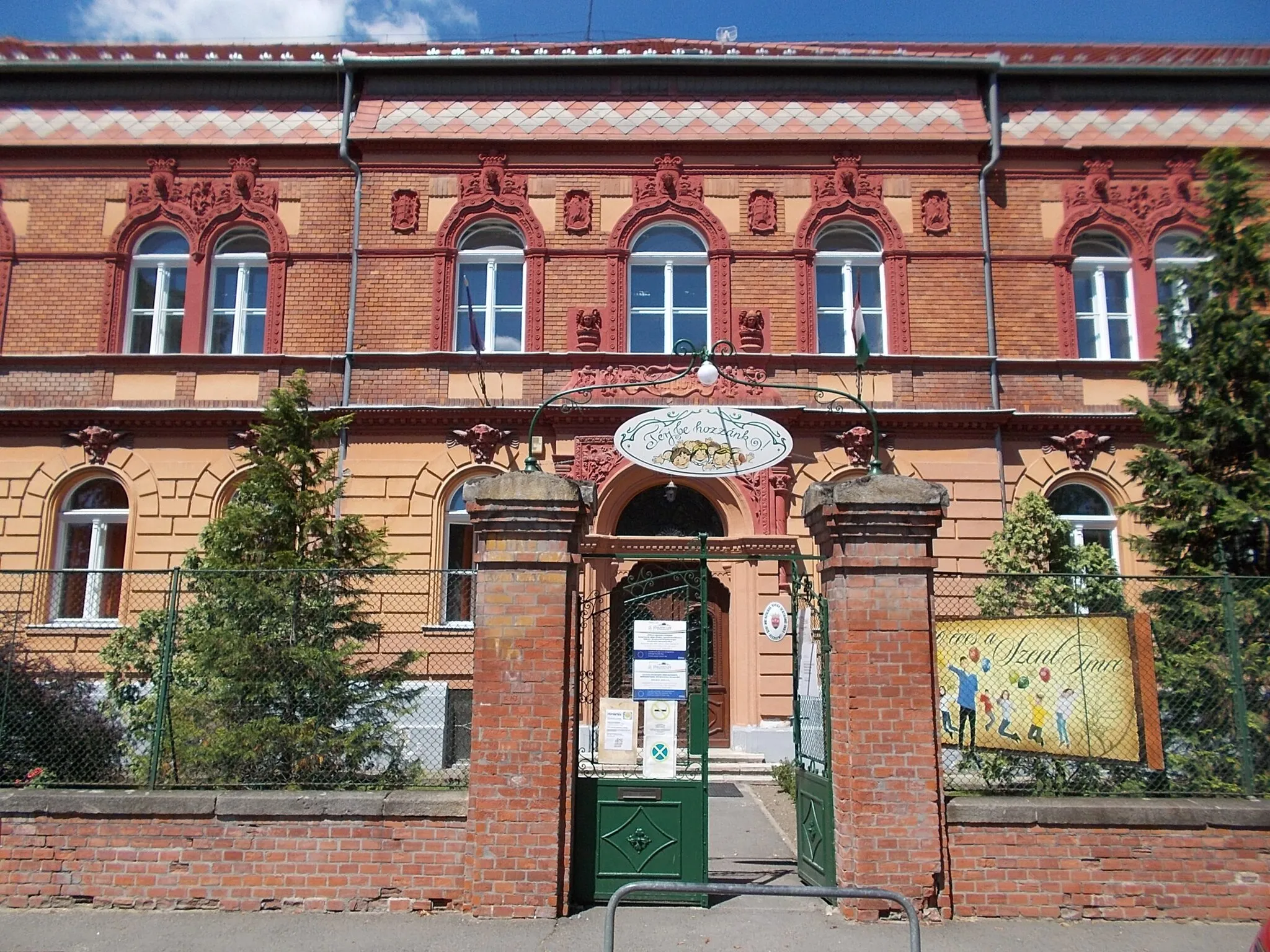 Photo showing: : Listed school and kindergarten. - Széchenyiváros, Kecskemét, Bács-Kiskun County, Hungary.